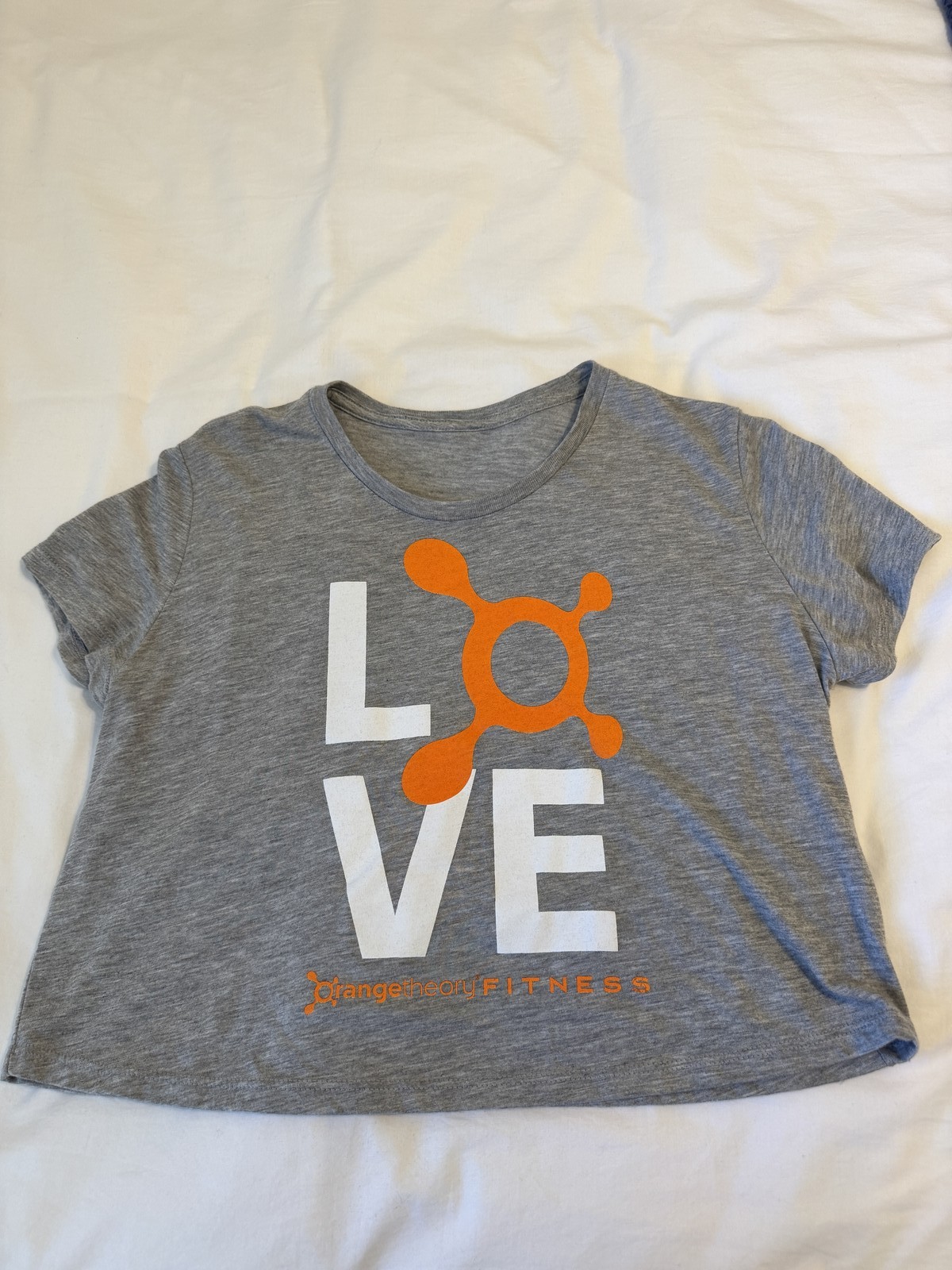 Orangetheory Fitness LOVE Graphic Gray Crop T-Shirt, Pre-owned Fit Medium