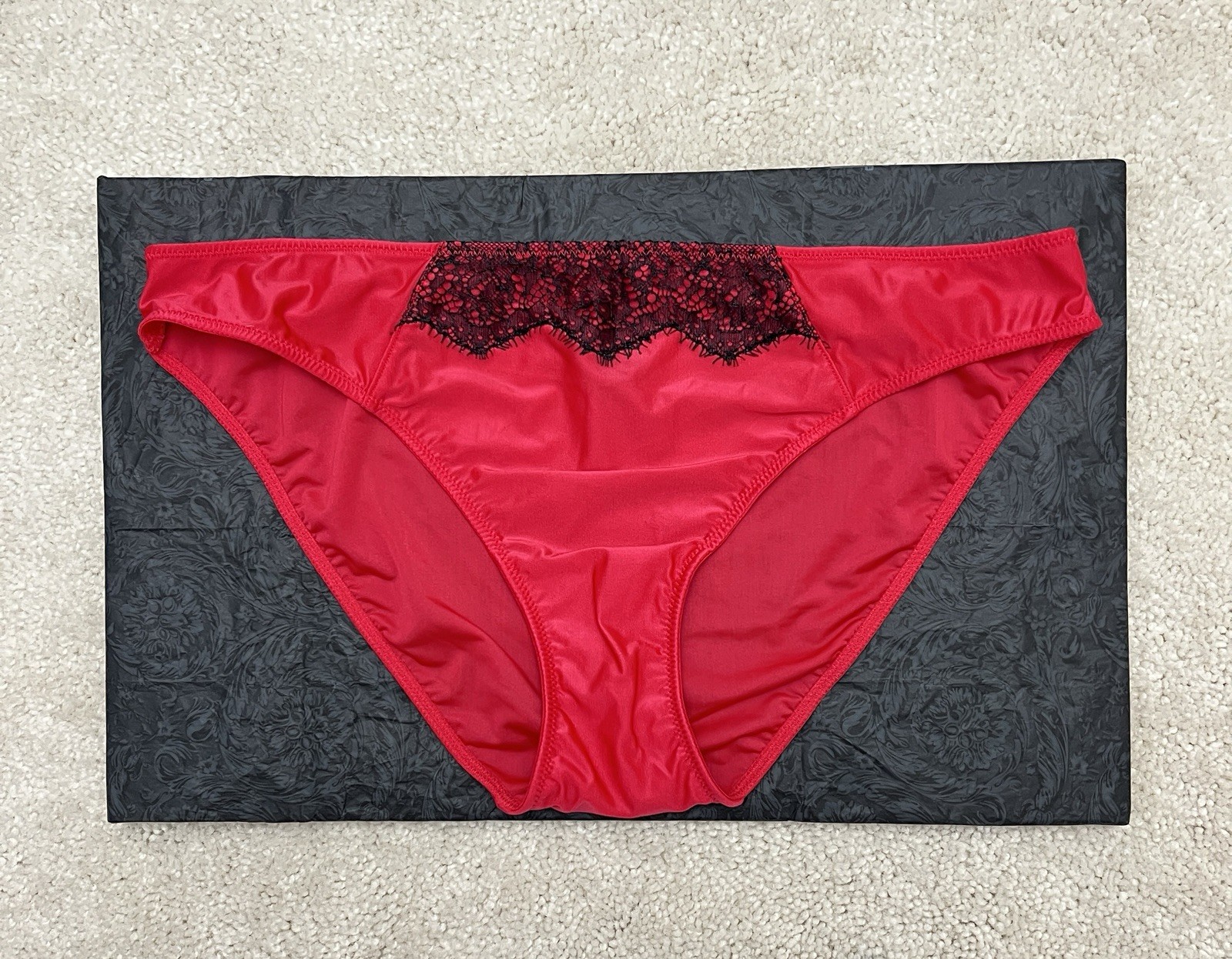 VTG Victoria’s Secret Everyday Satin Smooth Red Black Lace Bikini Panty medium