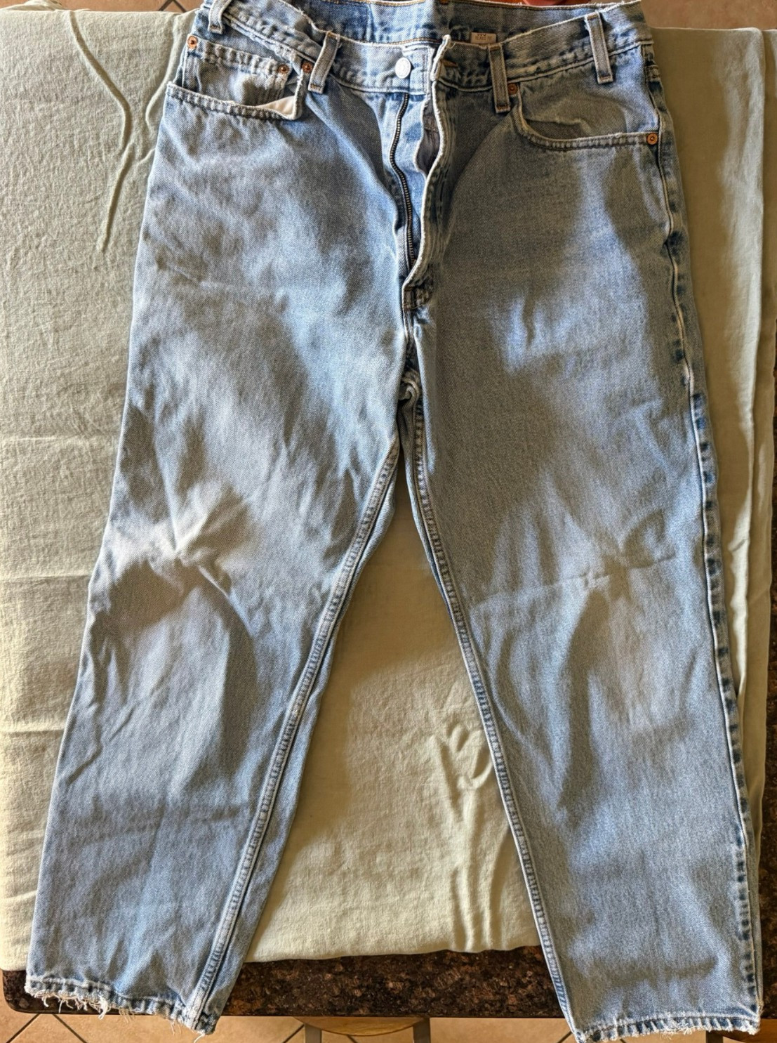 Vintage Levi’s 550 Relaxed Fit Men’s 36X30 Tapered Leg Light Wash Made In USA