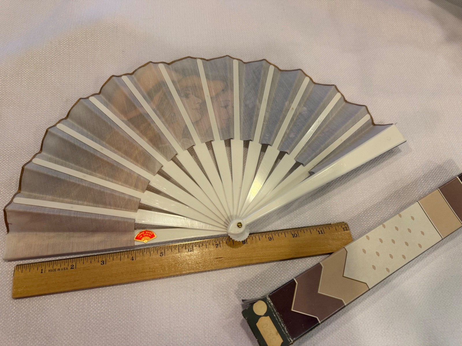 Vintage Giner Hand Fan Original Box Beautiful Lady Fabric & Plastic Fold Up
