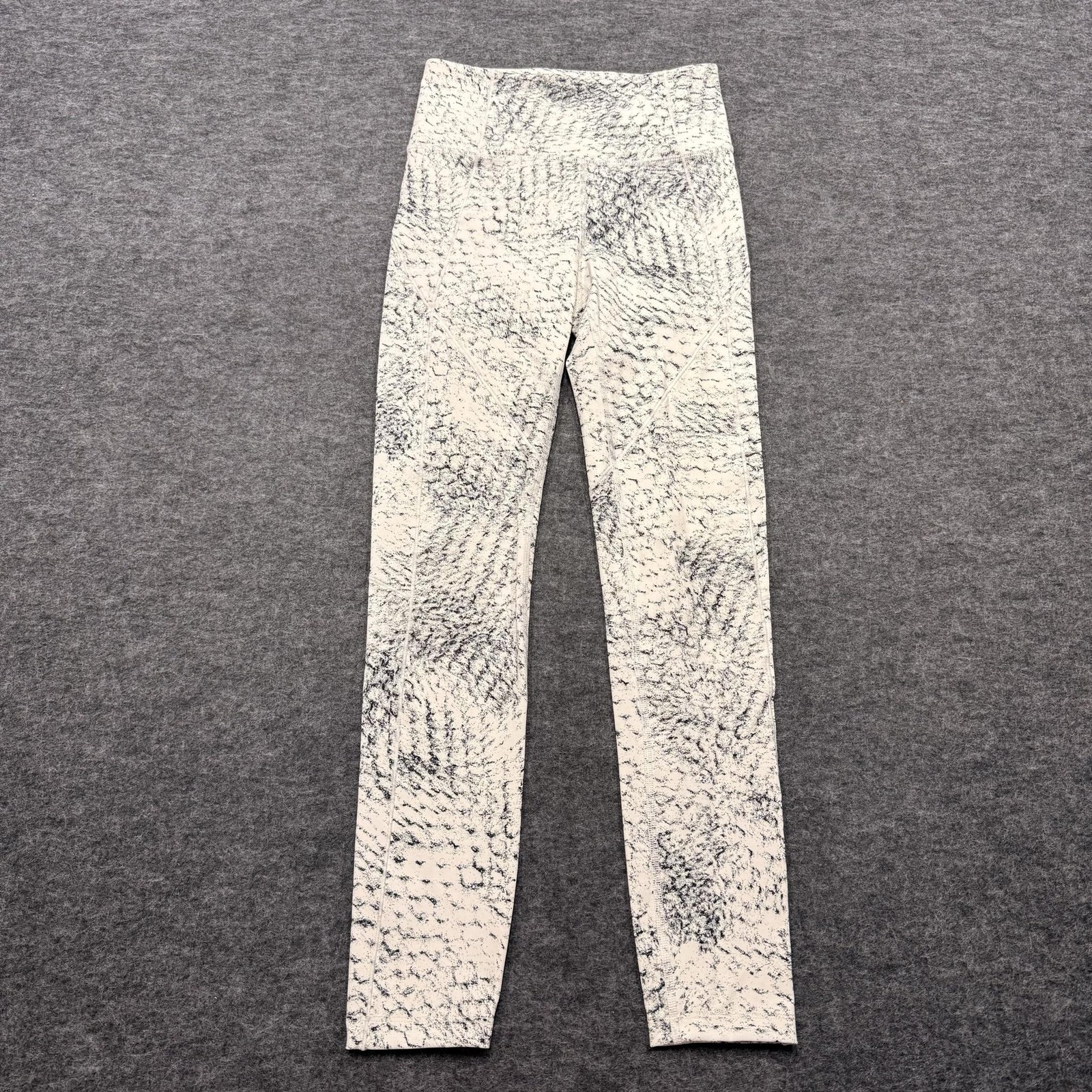 Under Armour Leggings Womens XS White Animal Print Ankle Yoga Running Pants