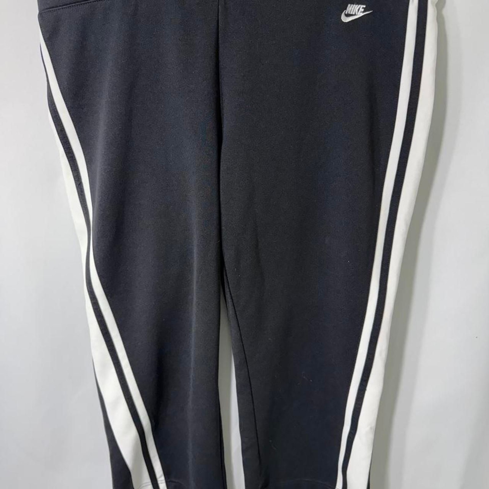 Nike Women’s Black and Grey Leggings