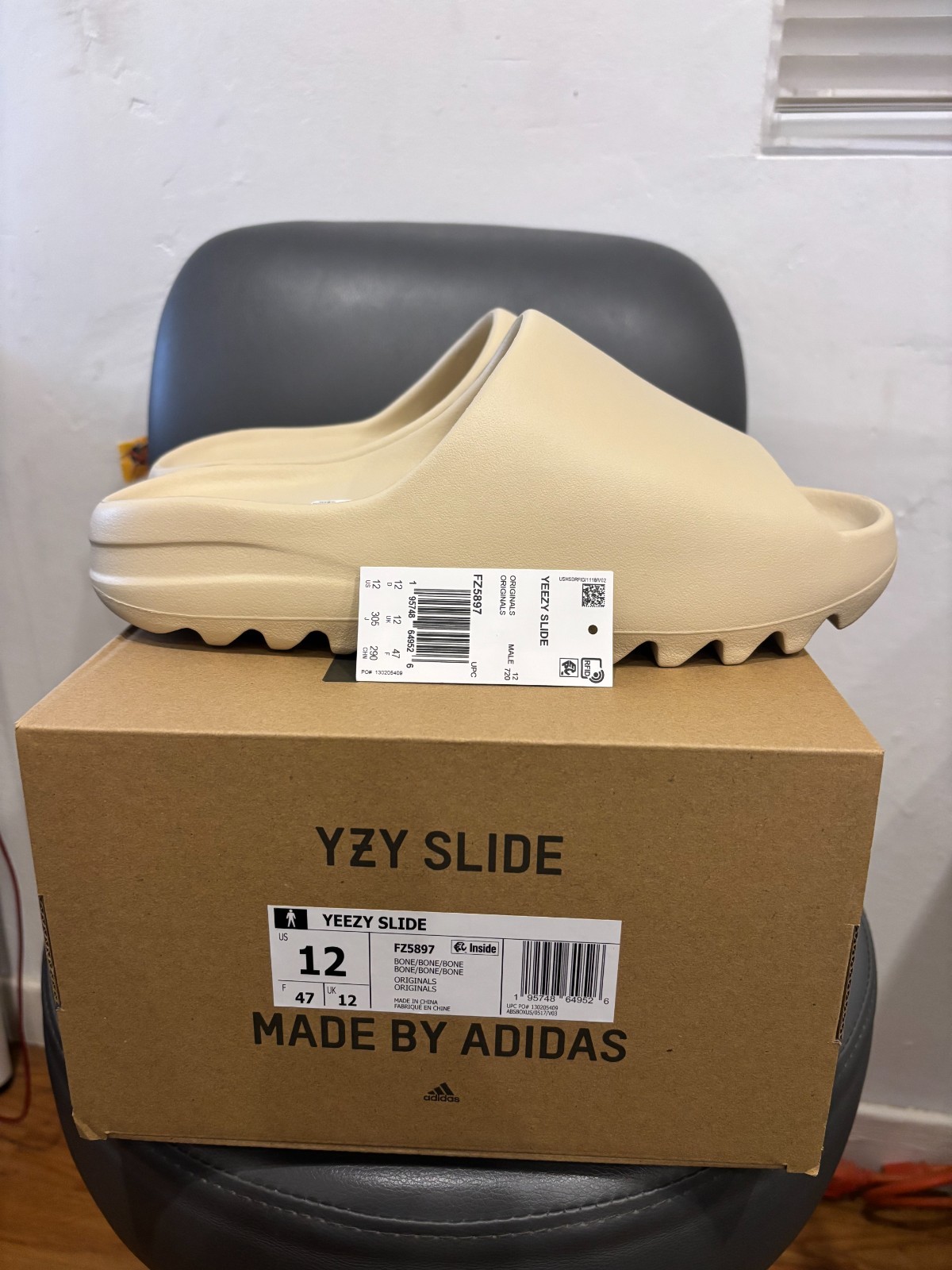BRAND NEW adidas yeezy slide Bone FZ5897 SIZE 7-13 /100% AUTHENTIC