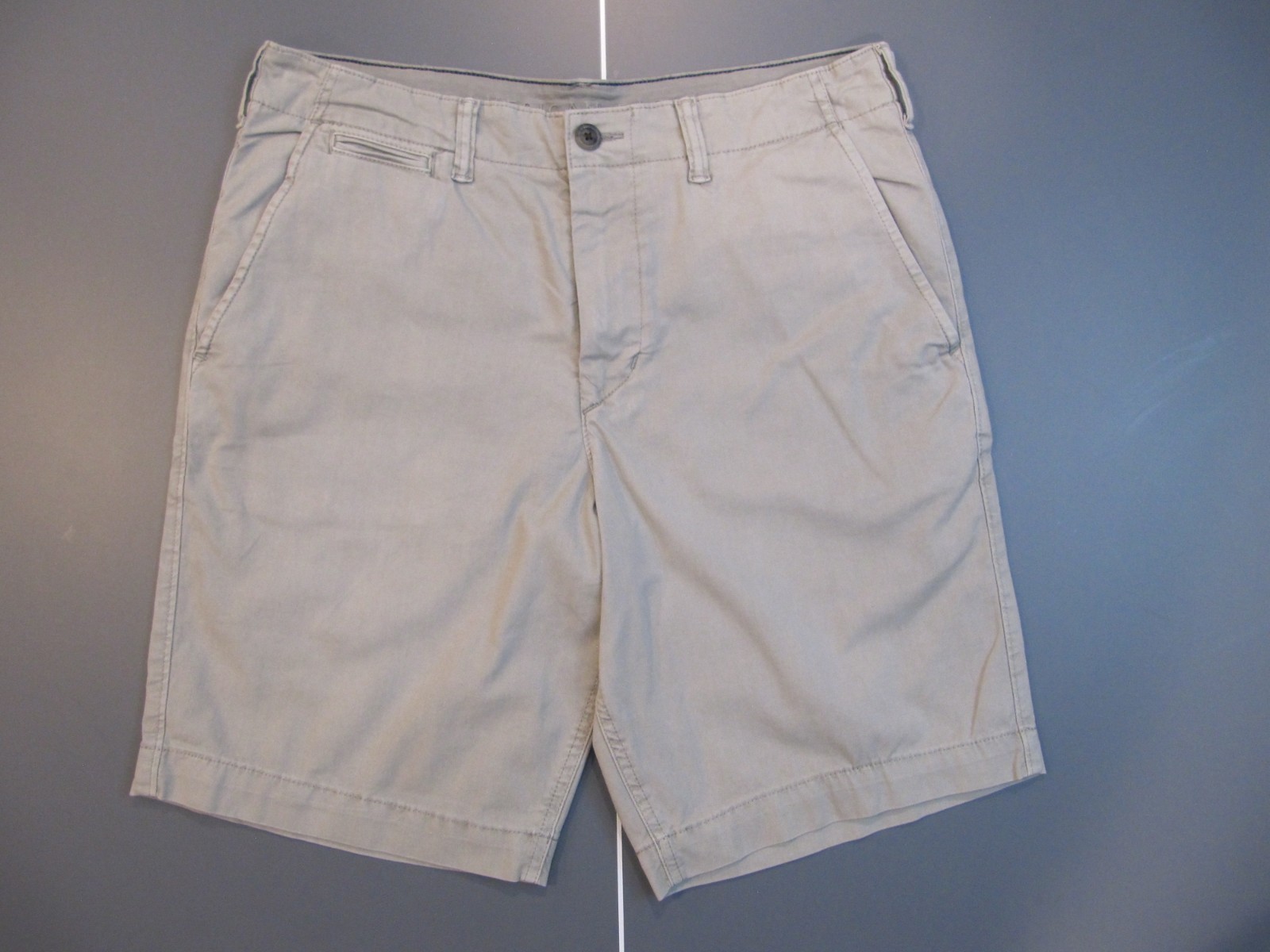 American Eagle Outfitters Next Level Flex Men’s Chino Shorts Size 32 Khaki color