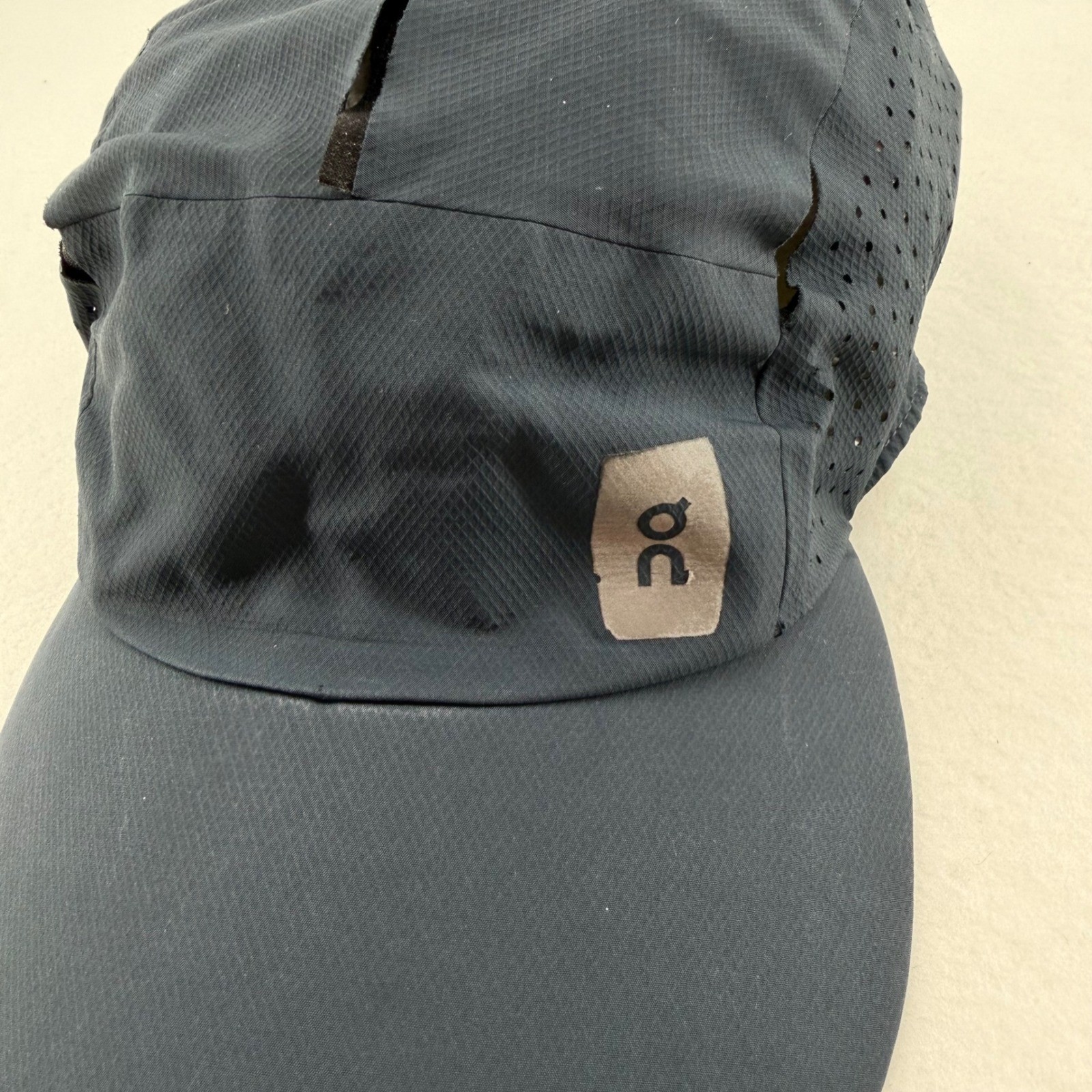 On Running Lightweight Cap Unisex OS Navy Blue Breathable Athletic Excellent