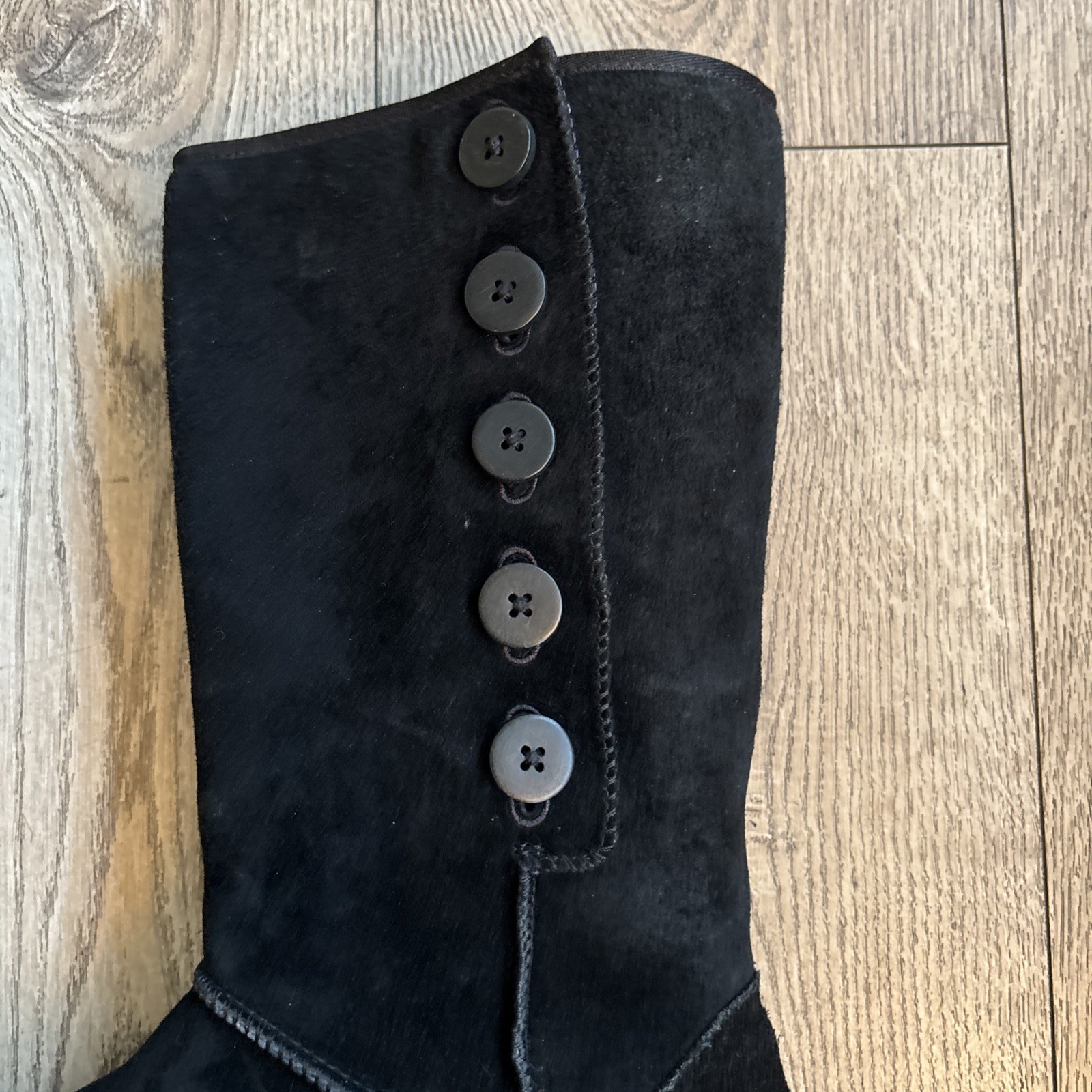 UGG Australia Women’s 3387 Lo Pro Button Fold Over Black Boots Size 8