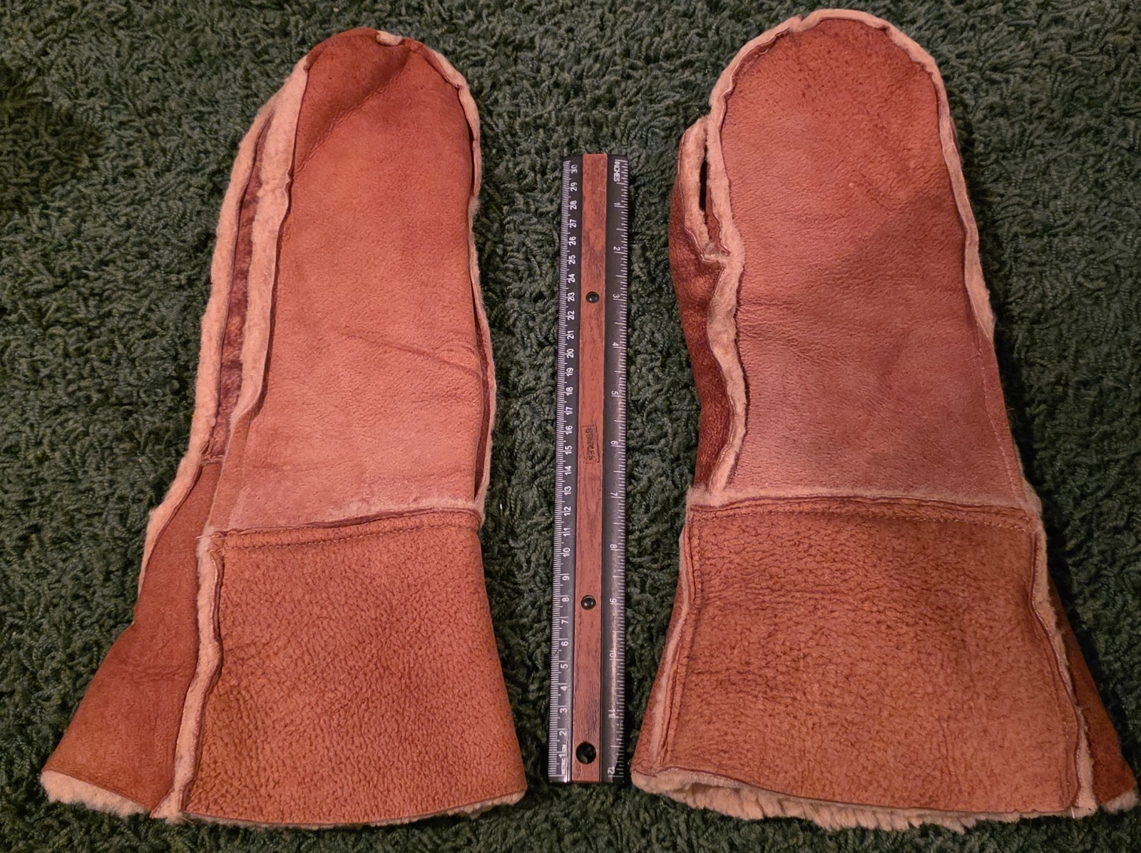 Orvis XL 15 1/2″ long Fleece Lined Leather Mittens