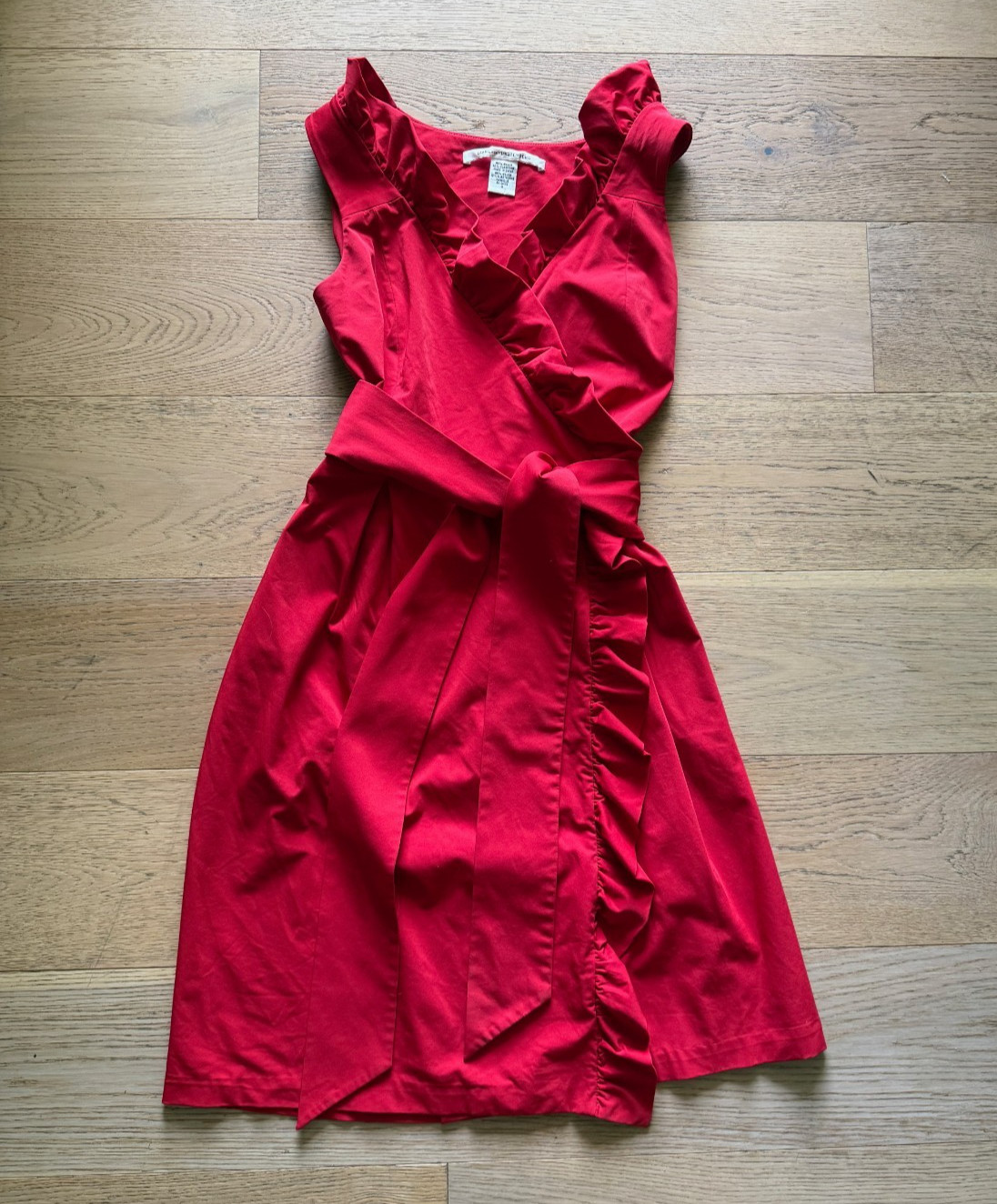 $368 Diane Von Furstenburg Ruffled Wrap Dress Size 4
