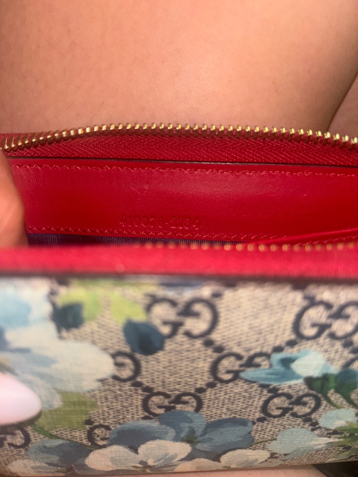 GUCCI Blooms GG Supreme Red Trim Blue Navy Flowers Zip Around Purse Wallet New