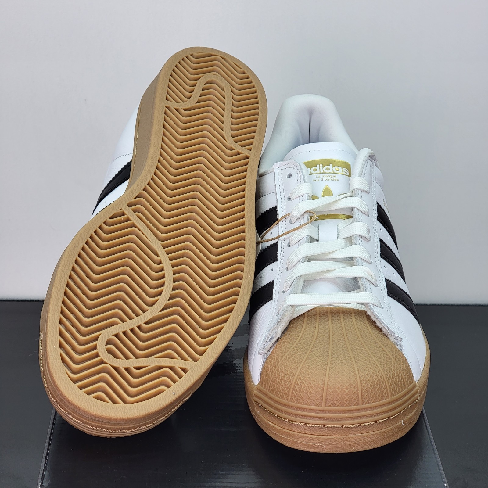Adidas Superstar Men’s Size 9 Athletic Shoes White Black Casual Sneakers