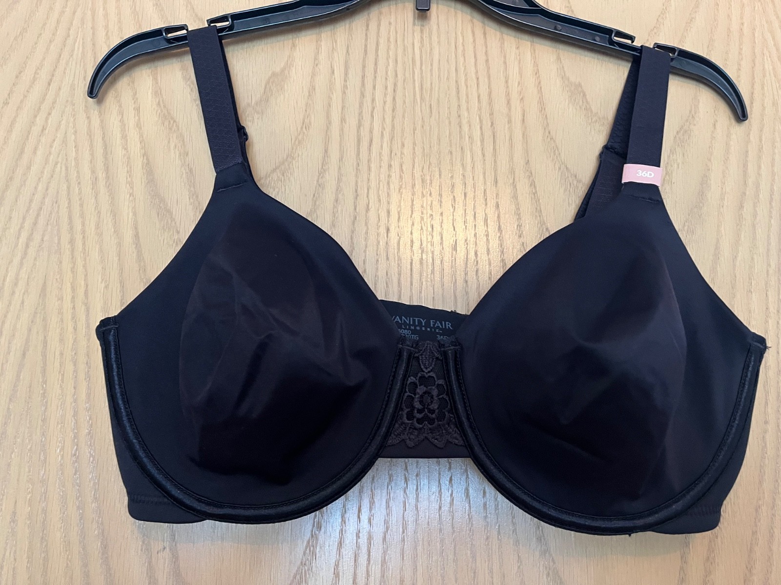 NWT VANITY FAIR – 36D Underwire Black Bra – NEW