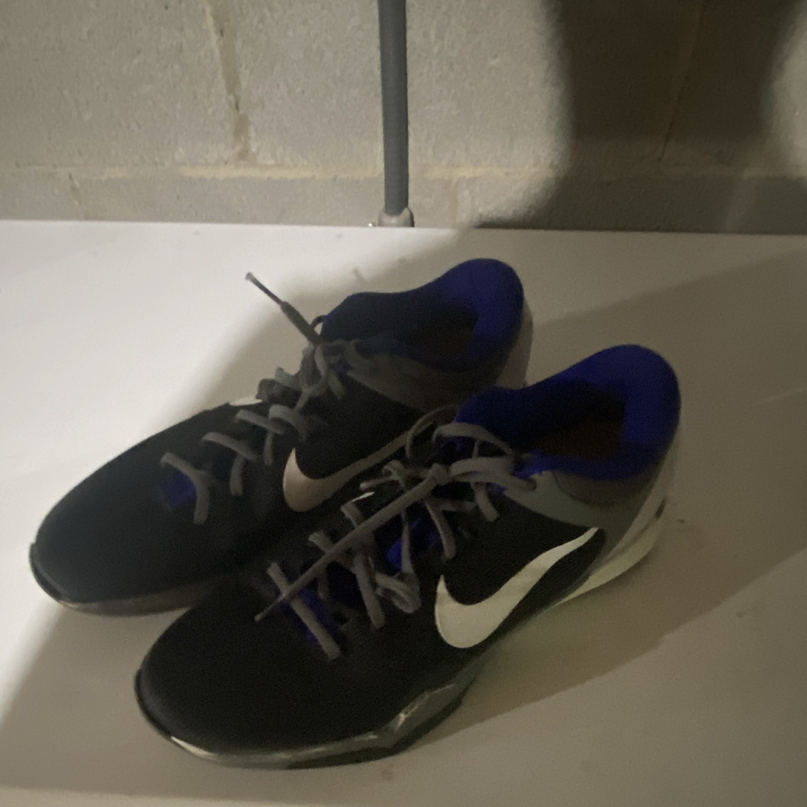 Nike Men’s Low Top Lace-Up Athletic Sneakers Black Blue White Gray