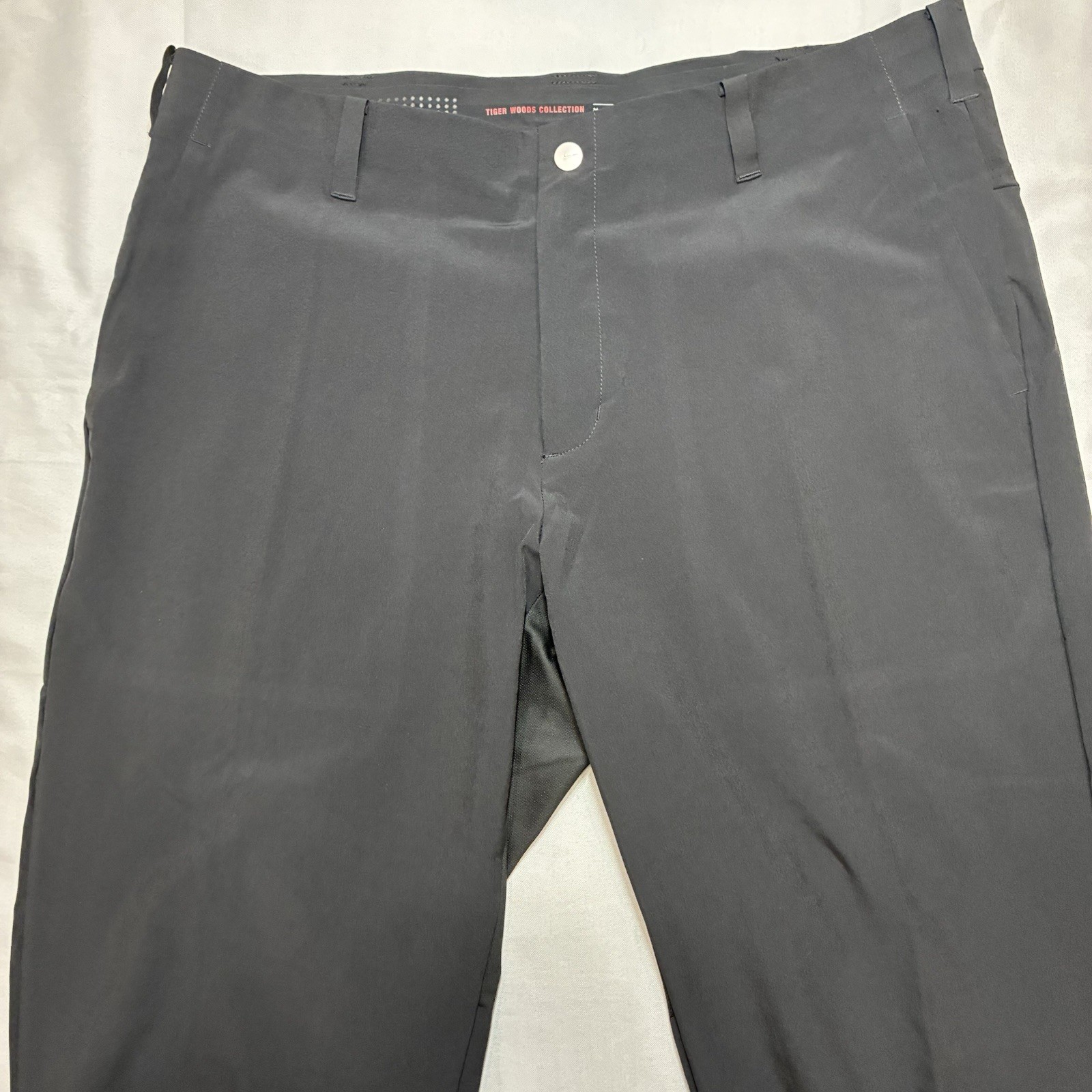 Nike Tiger Woods Adaptive Fit Golf Pants Mens 34×32 (34×30) Black Stretch Vented