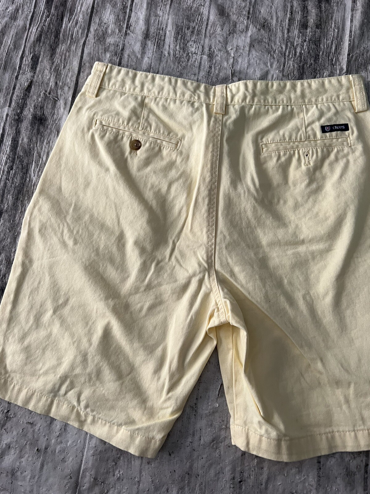 Chaps Men’s Size 33 Yellow Casual Cotton Shorts 8 Inches Inseam Length
