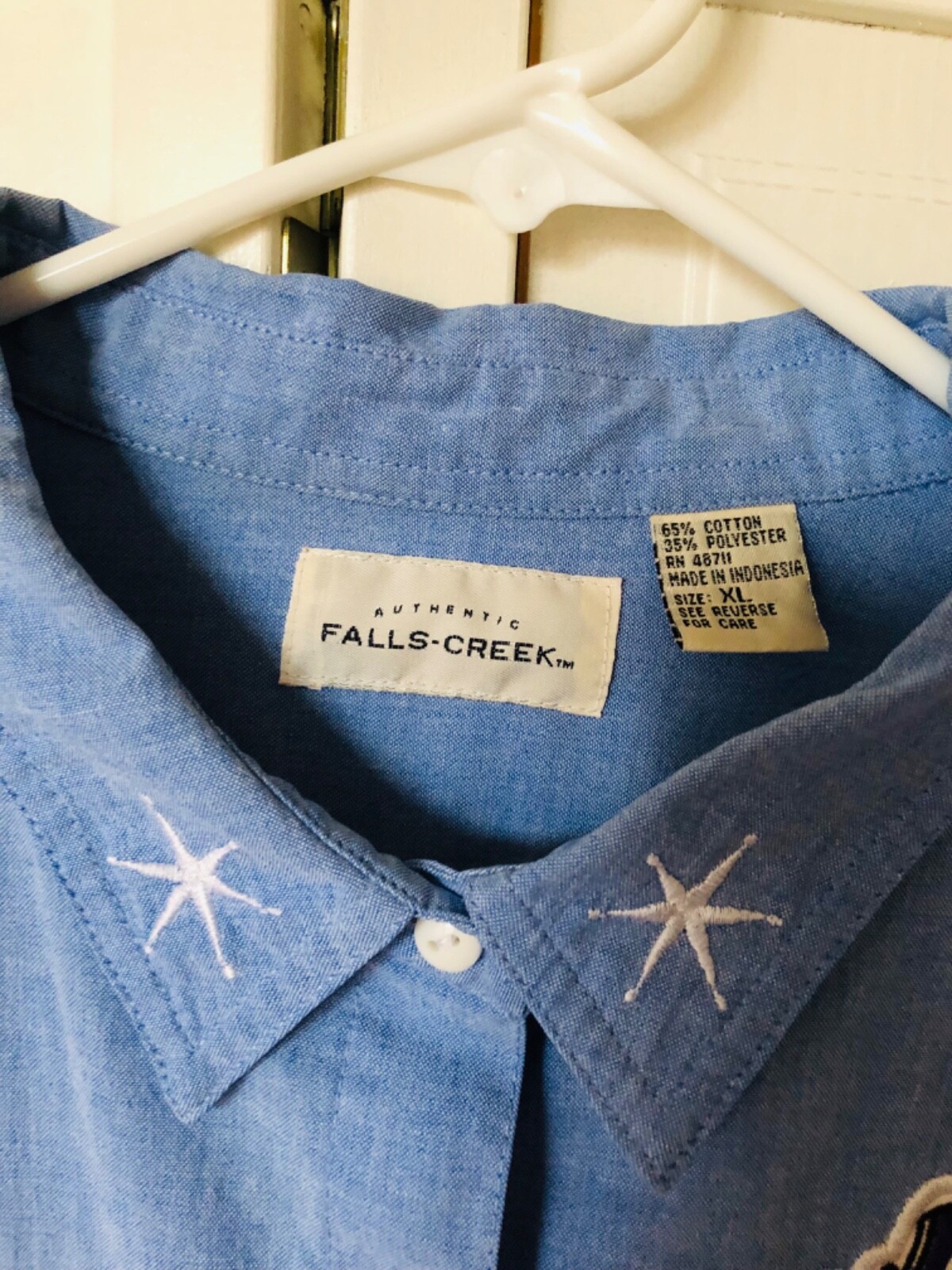 Fall’s Creek Women’s XL Chambray Button-up Christmas shirt, long sleeve