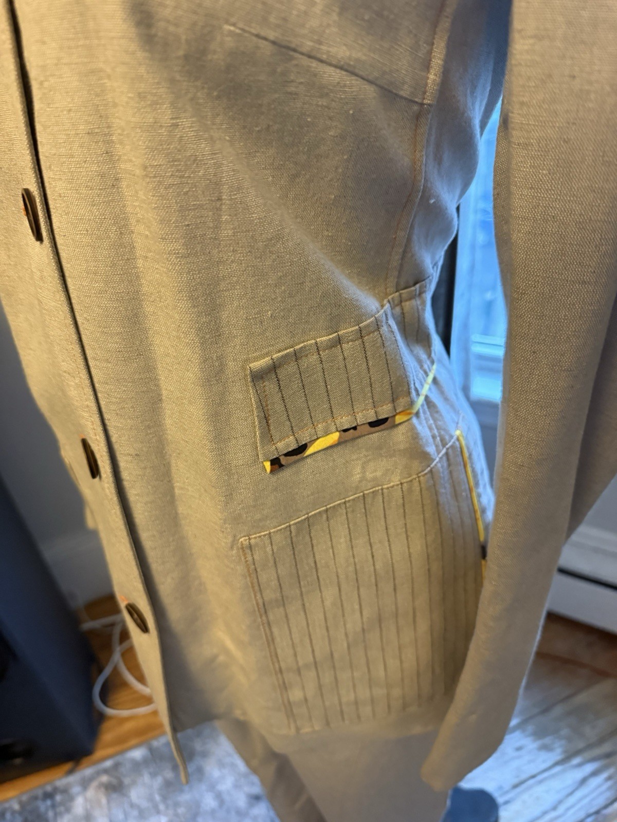 Harve Bernard by Bernard Holtzman Tan Suit Size 4 Pant Size 6 Jacket and Pants