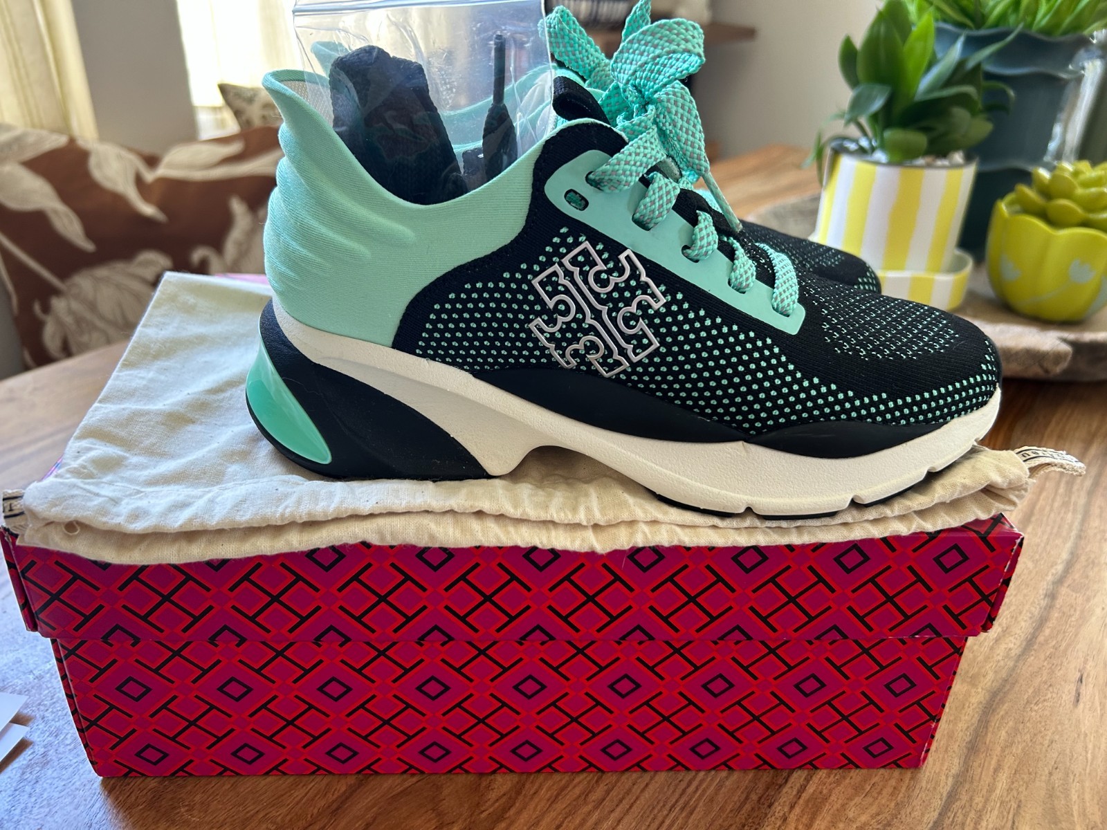 Tory Burch sneakers/trainer -Size 6-brand new in box with dust bag.