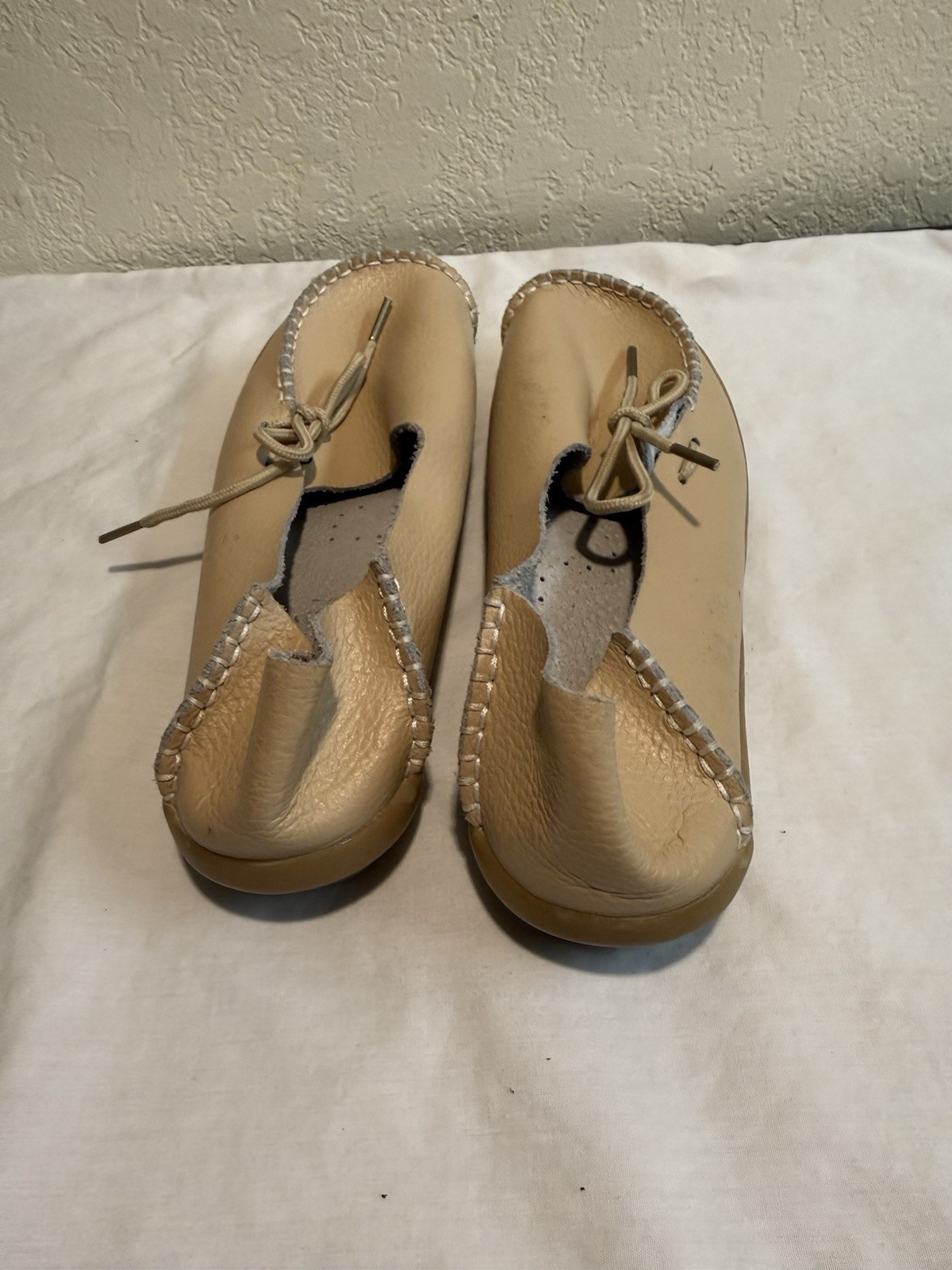 Socofy Hand Stitched Moccasin