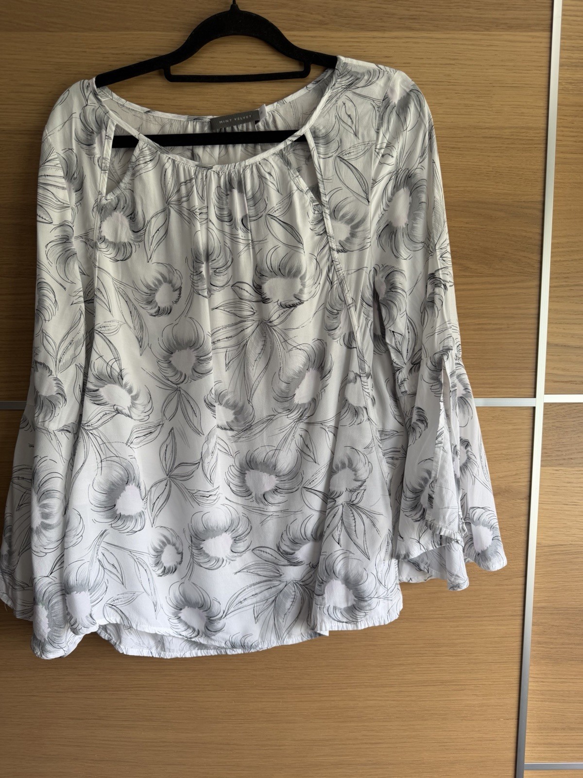Mint Velvet Size 10 Pale Grey Floral Sketch Blouse Top Long Fluted Sleeves
