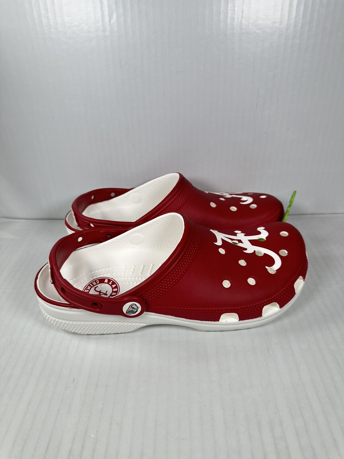 Size 9M/11W Crocs University of Alabama Crimson Tide Classic Clogs 209582-100