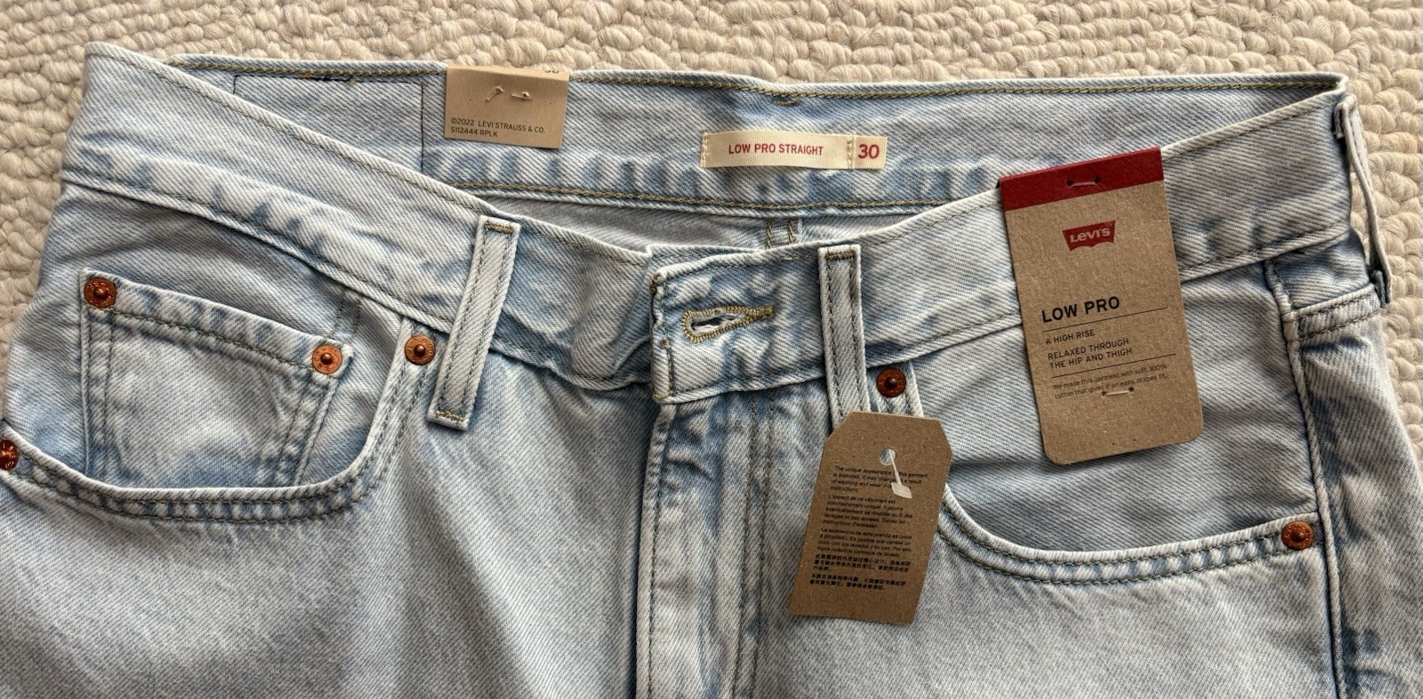 Levi’s Low Pro Straight Light Wash Light Blue Denim Jeans Women’s Relaxed Fit