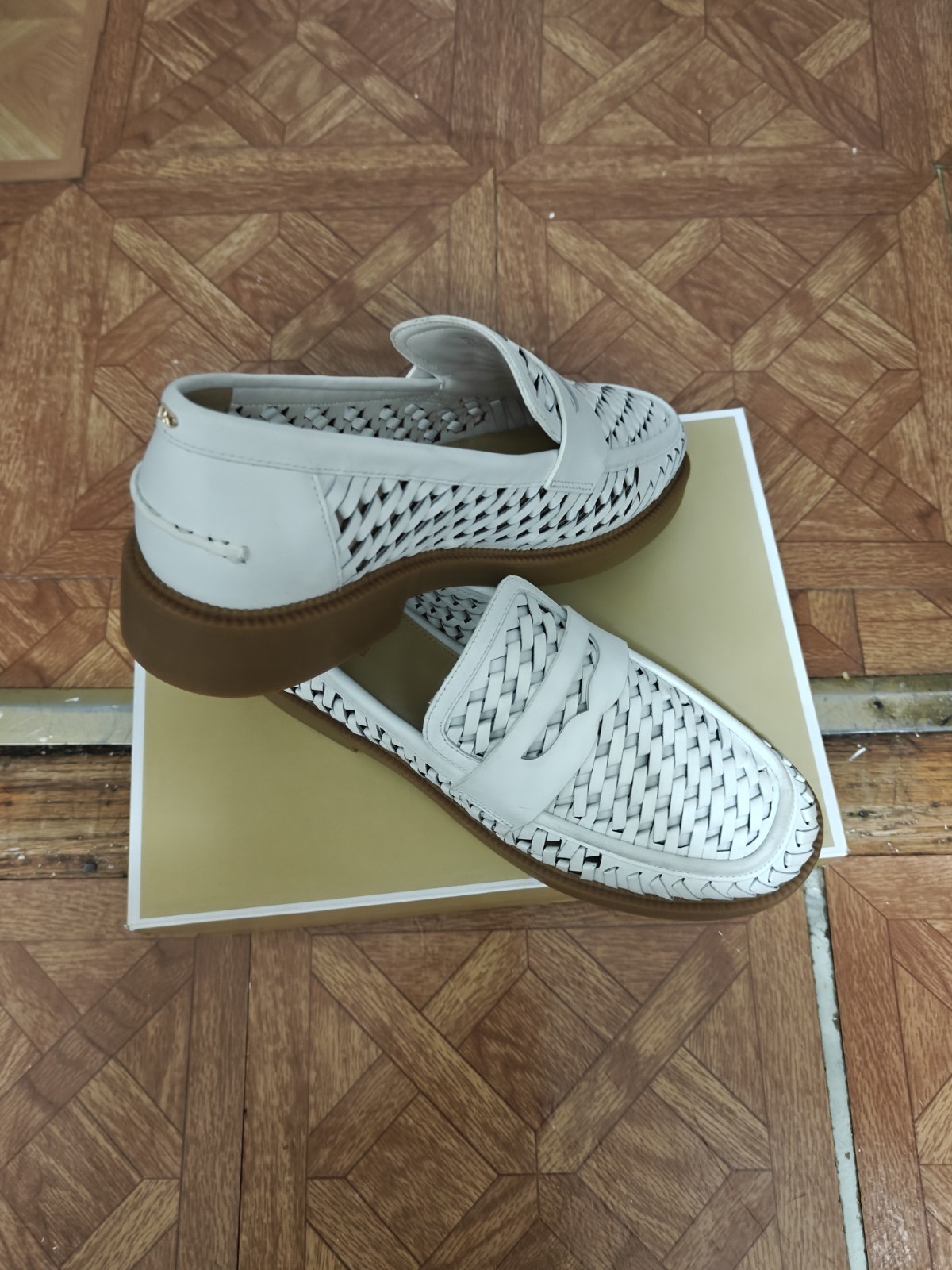 Michael Kors Women Eden leather loafer Optic white size 8.5 M any Occasion shoes