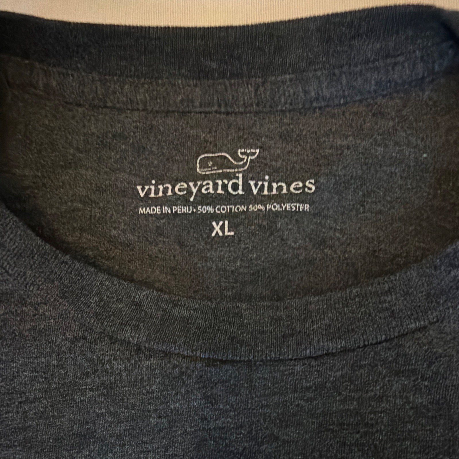 Vineyard Vines Men’s XL Black Long Sleeve Pocket Tee Whale Logo Graphic