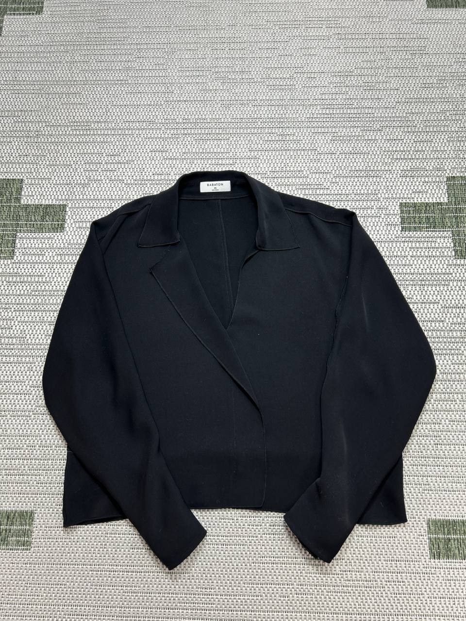 Babaton Shirt Womens Xs Black Cropped Blouse