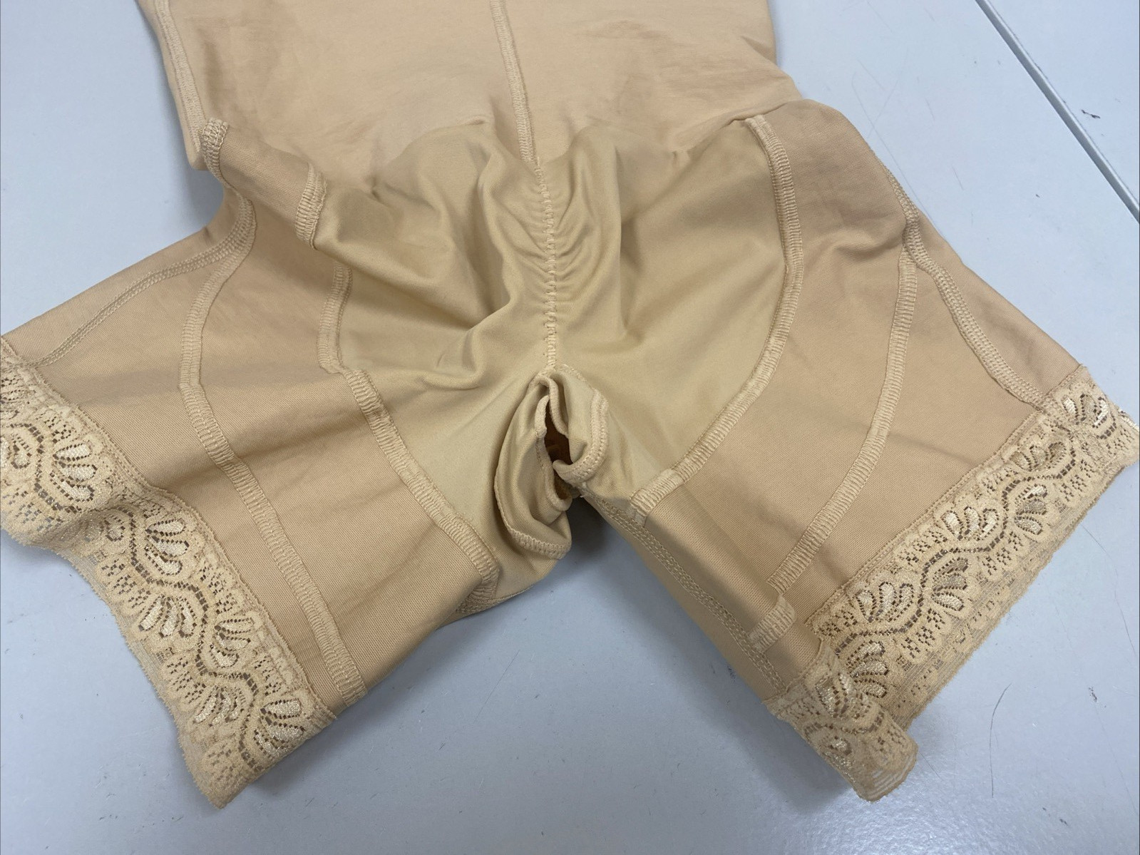 LEONISA Shapewear Firm Shaper Short Booty Lifter Beige 018486 NWT