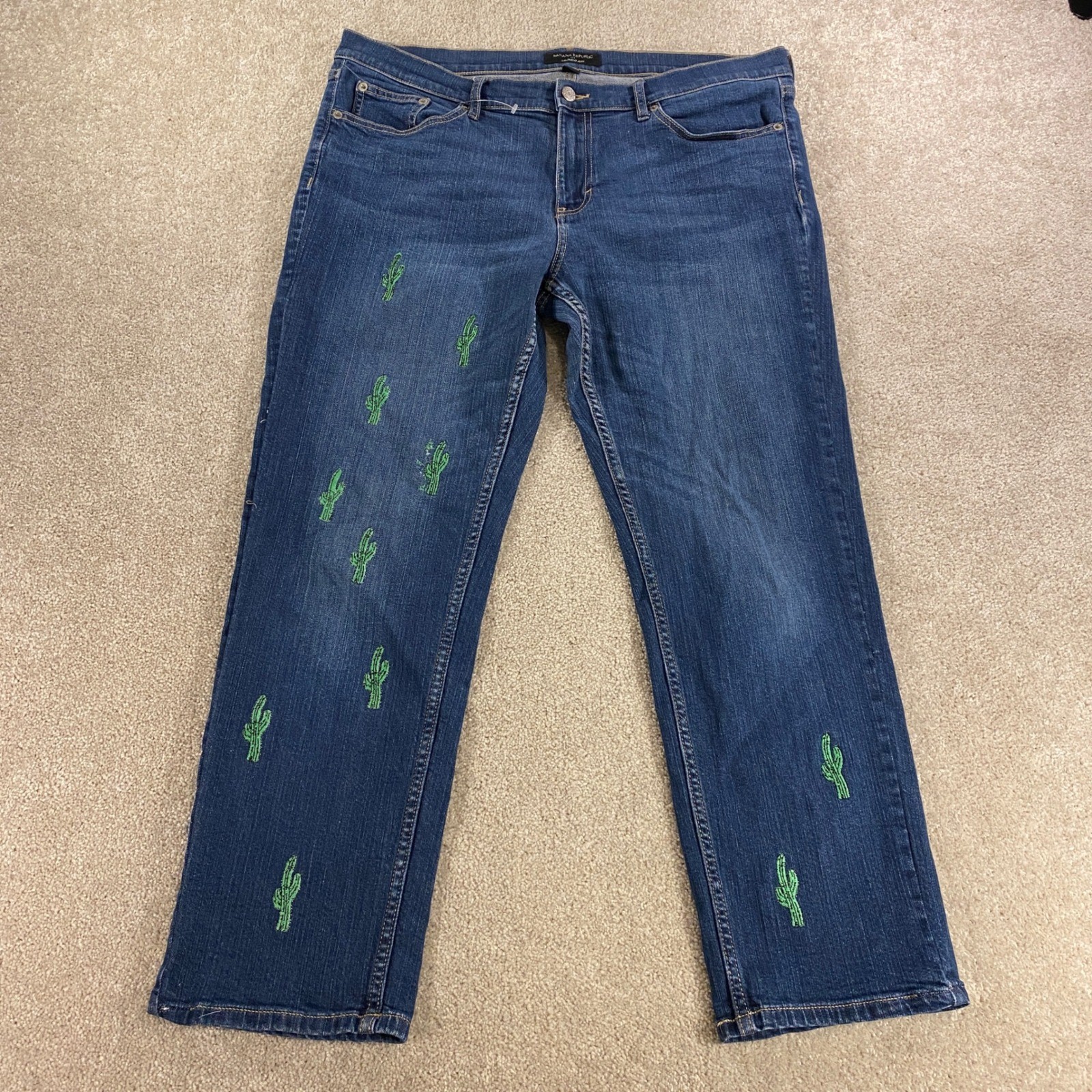 Banana Republic Girlfriend Jean Womens 32/14 Blue Cactus Embroidered