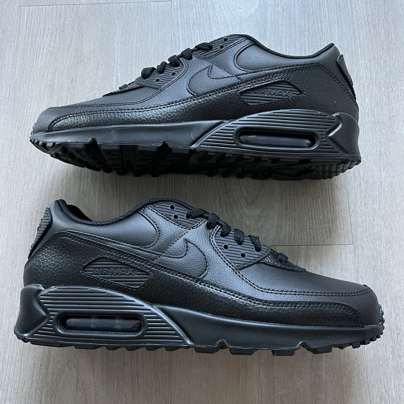 Nike Air Max 90 Leather Triple Black CZ5594-001 Size 9.5, 10, 10.5 Men