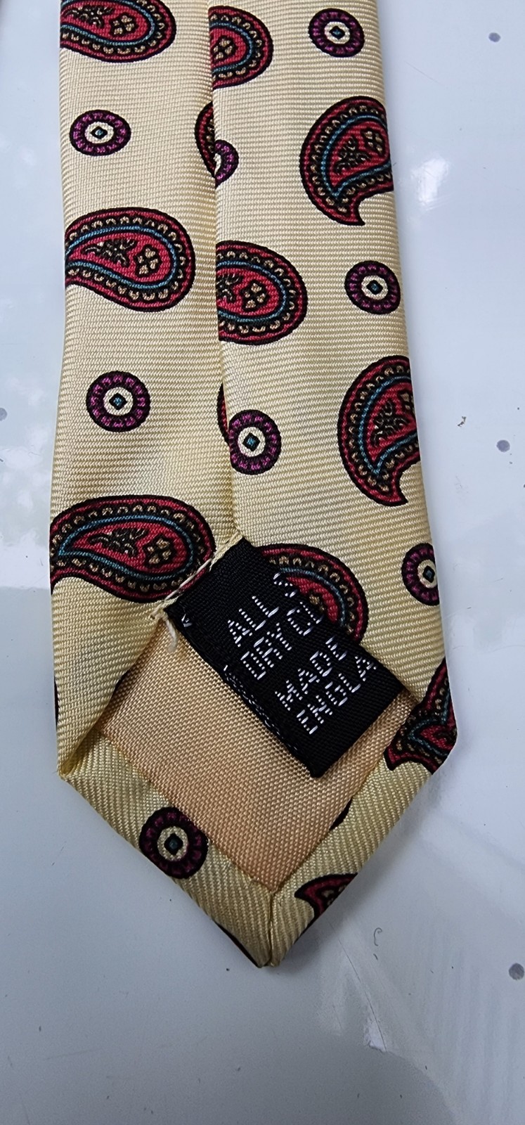 Britches Paisley 100% Silk tie 3.25″ X 57.5″ Made In England