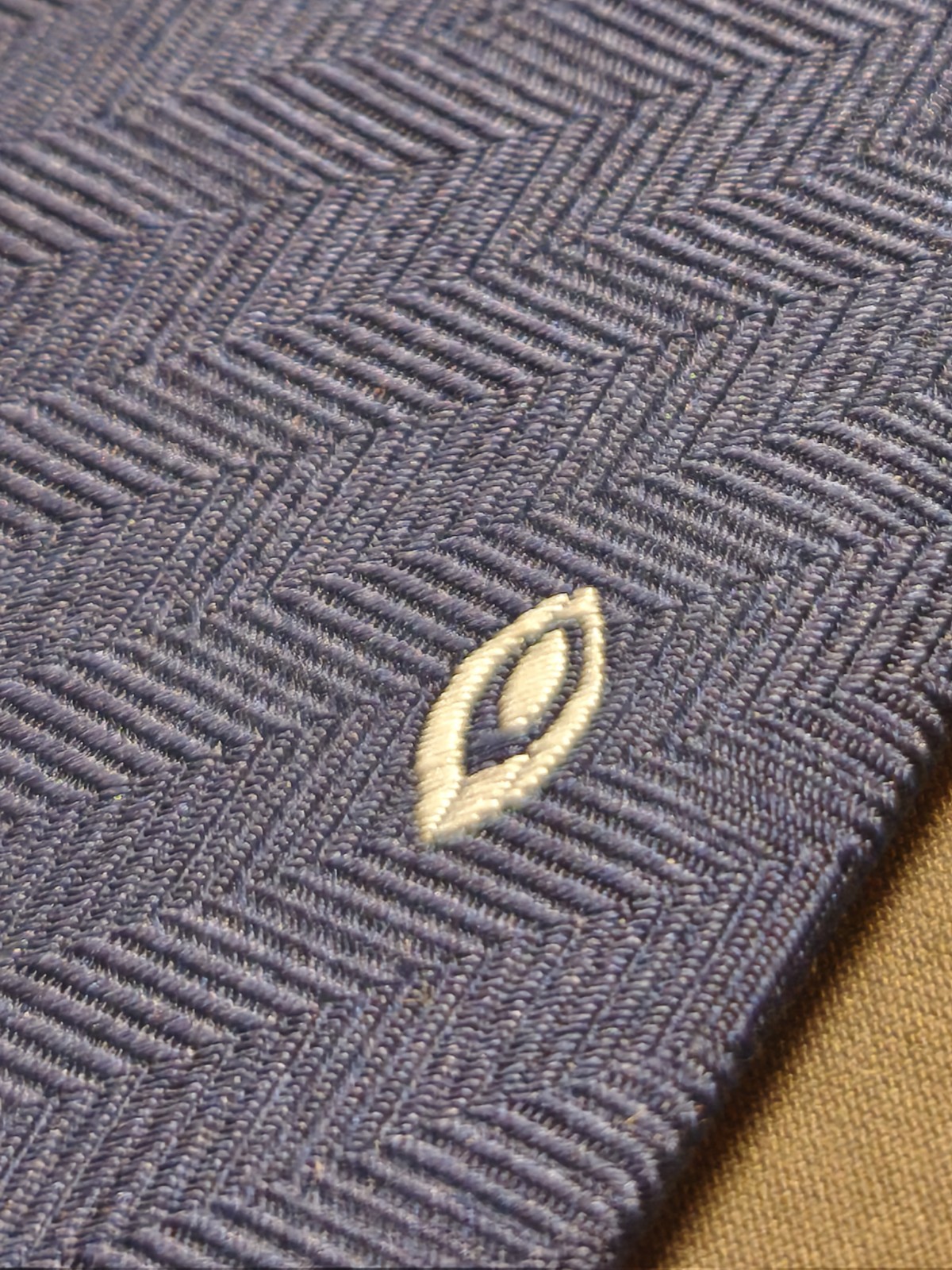 Octavian Couple – Solid Color Tailored Tie with Geometric Micro Design