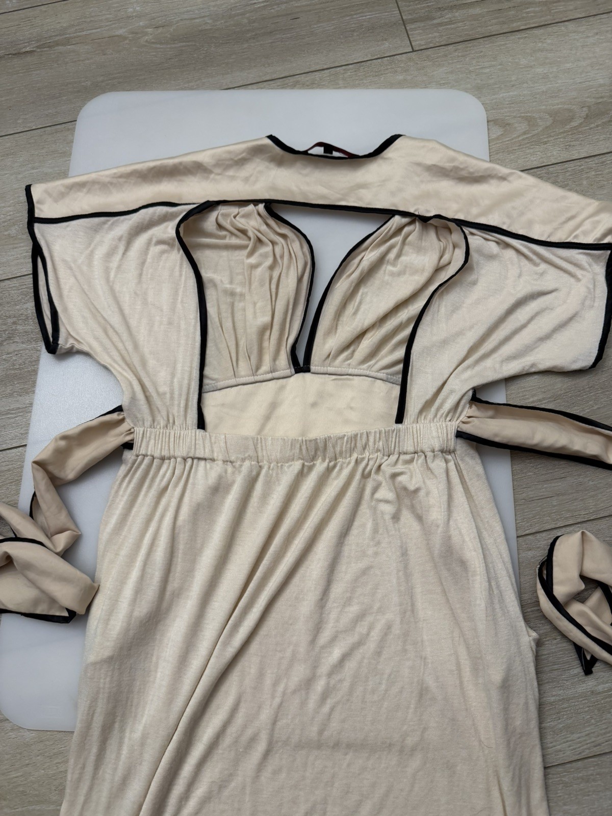 Urban Behavior Champagne Open Back Tie Dress | Contrast Trim | Size M