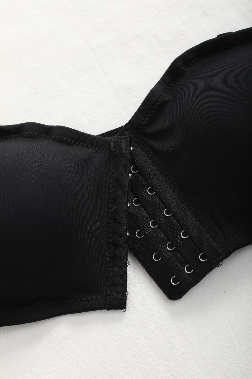 3 Pack Strapless Front Hook Bra Wireless Anti Slip Removable Pads Bandeau Bra