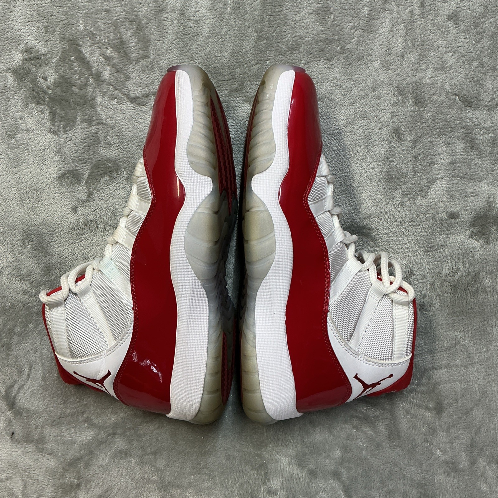 Air Jordan 11 Cherry 2022 Size 9 Mens Red/White paten leather CT8012 116