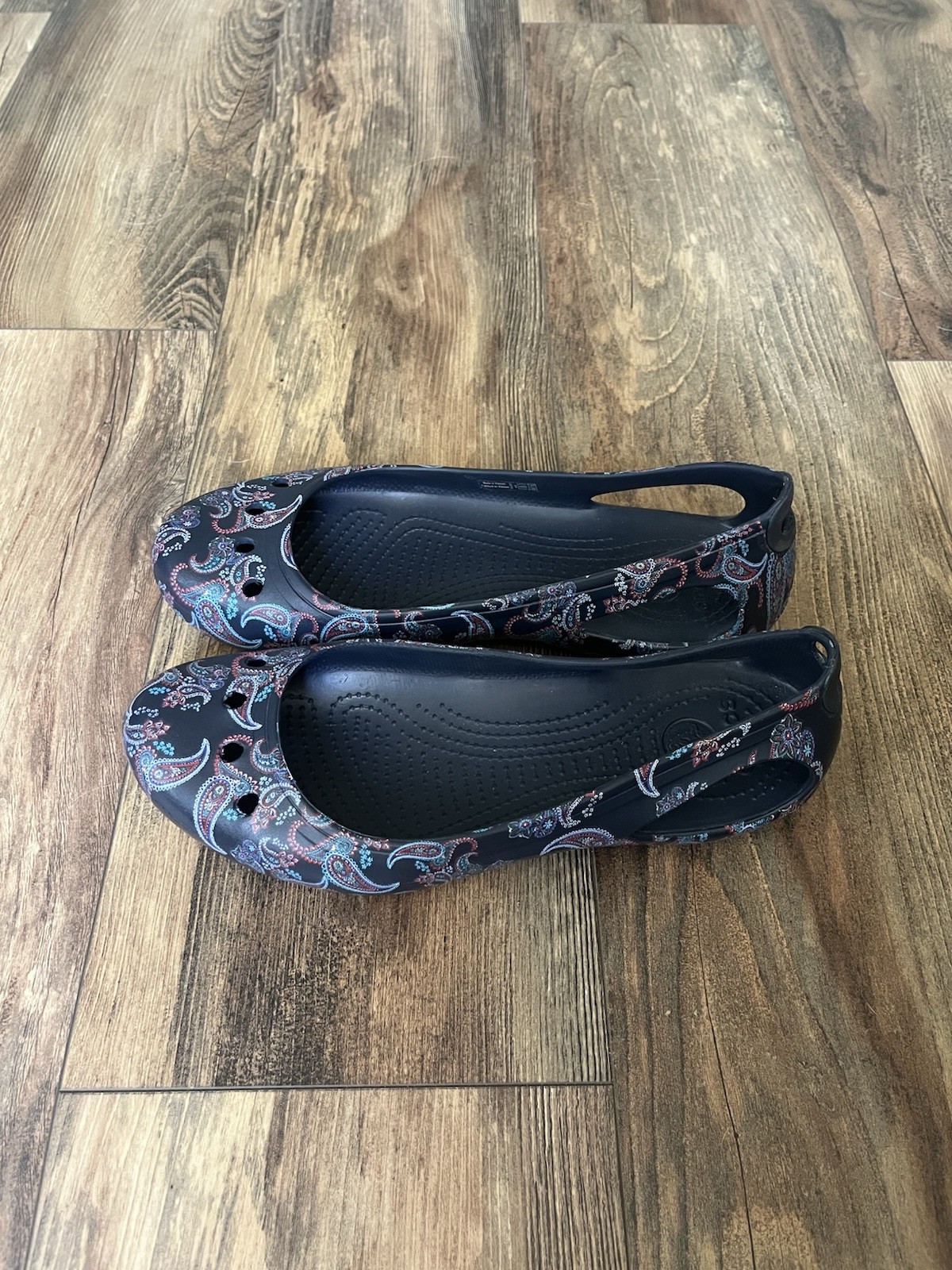 Crocs x Vera Bradley Kadee Ballet Flats Comfort Shoes Navy Paisley Women 10