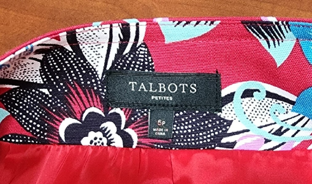 Women’s Talbots Red and Black Floral Straight A-Line Skirt Size 6P EUC B101