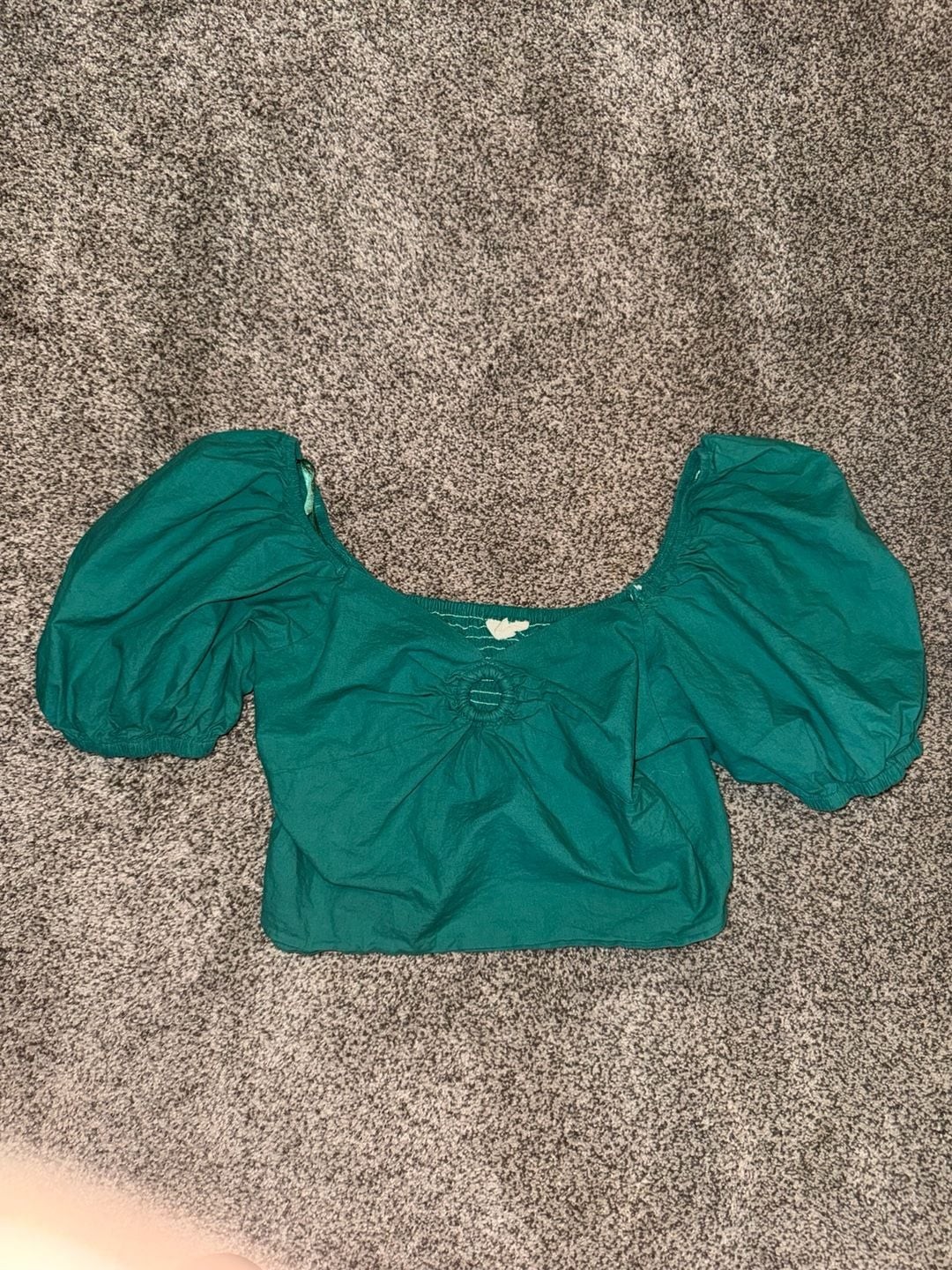 Sim & Sam Women’s Green Puff Sleeve Keyhole Ruched Crop Top