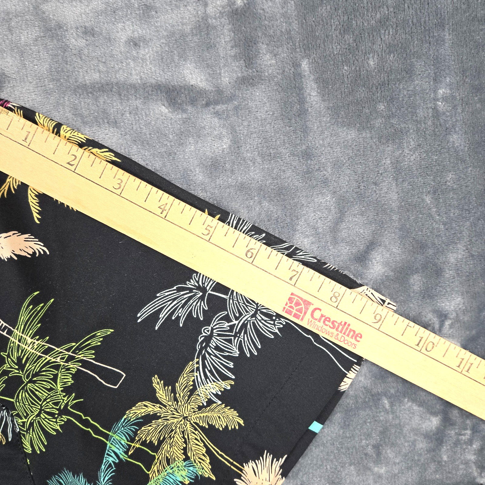 Good Vibes Mens Size Medium Poly/Spandex Blend Short Sleeve Hawaiian Button Up