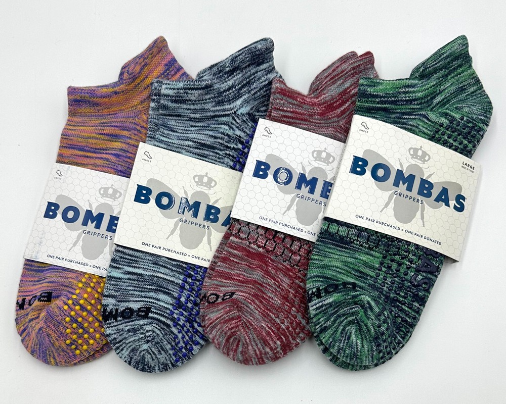 4 Pairs Women’s Performance Gripper Ankle socks Size Large 4 Colors Mix Bombas