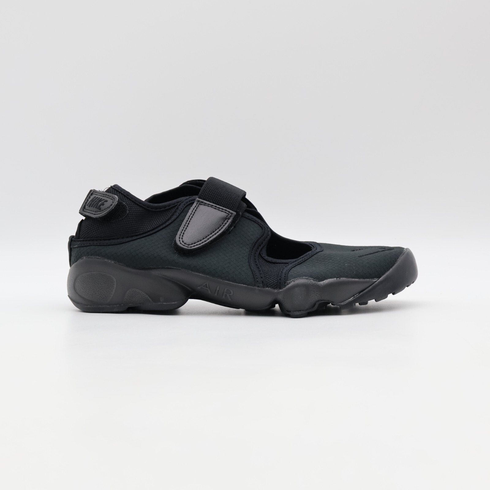 DN1338-004 Nike Air Rift Breathe Black White Black (Women’s)