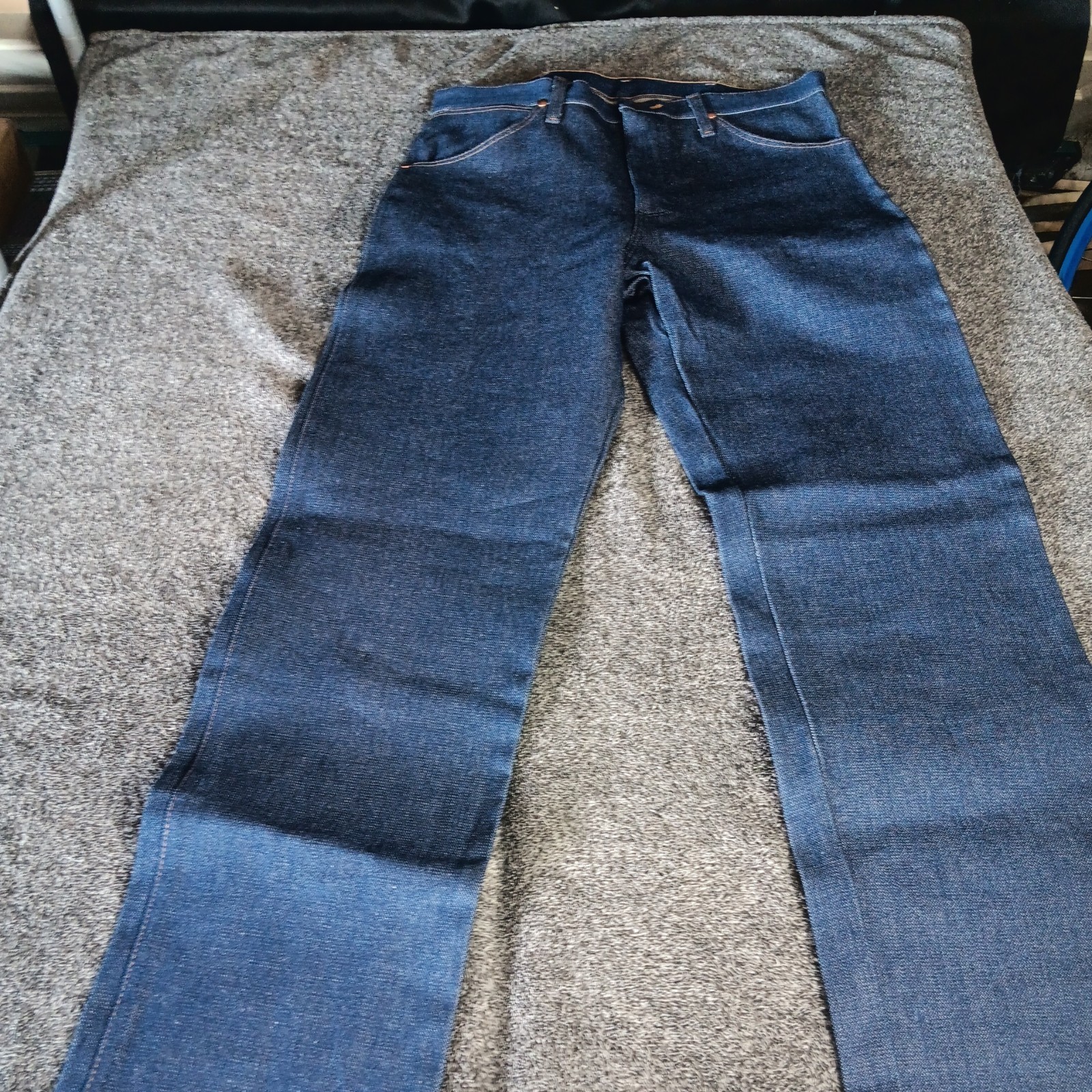VTG NWT 33/32 WRANGLER JEANS 13MWZ RAW DENIM Pro Rodeo Cowboy Cut Deadstock