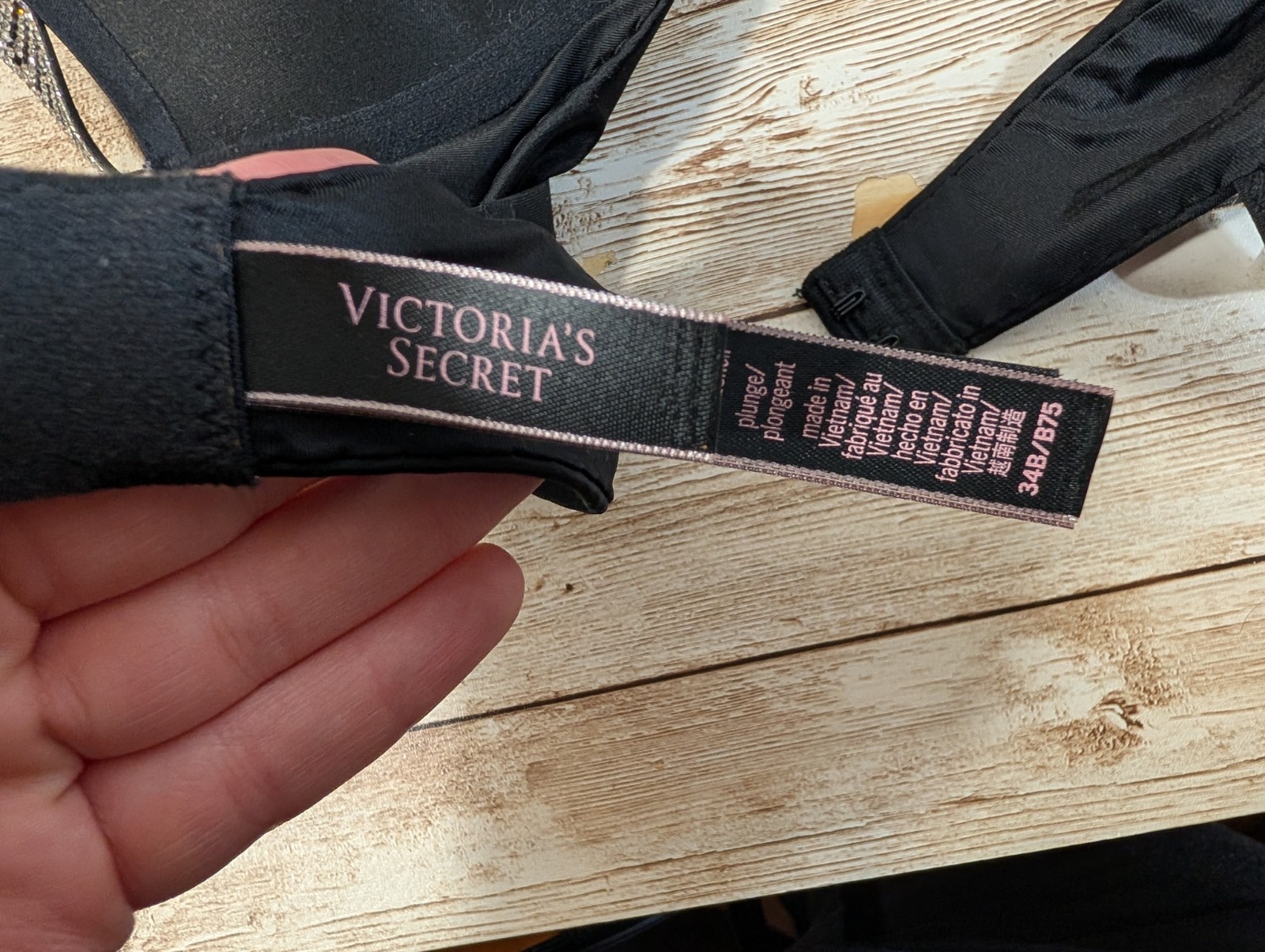 Victoria’s Secret Very Sexy Bombshell Push-Up Bra Rhinestone Straps Size 34B