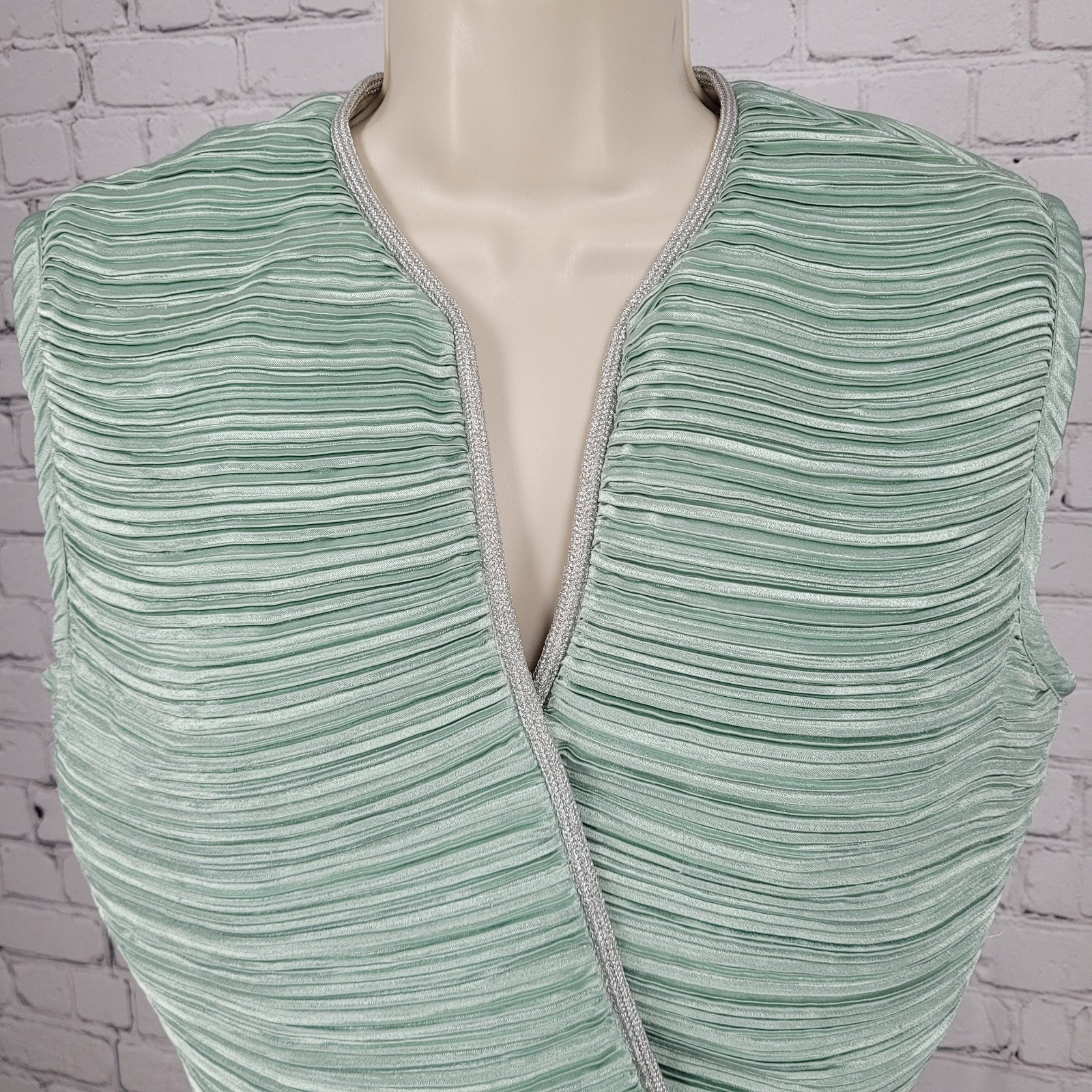 VTG Lillie Rubin Green Satin Silver Shimmer Trim Pleated Vest USA Made Size 8