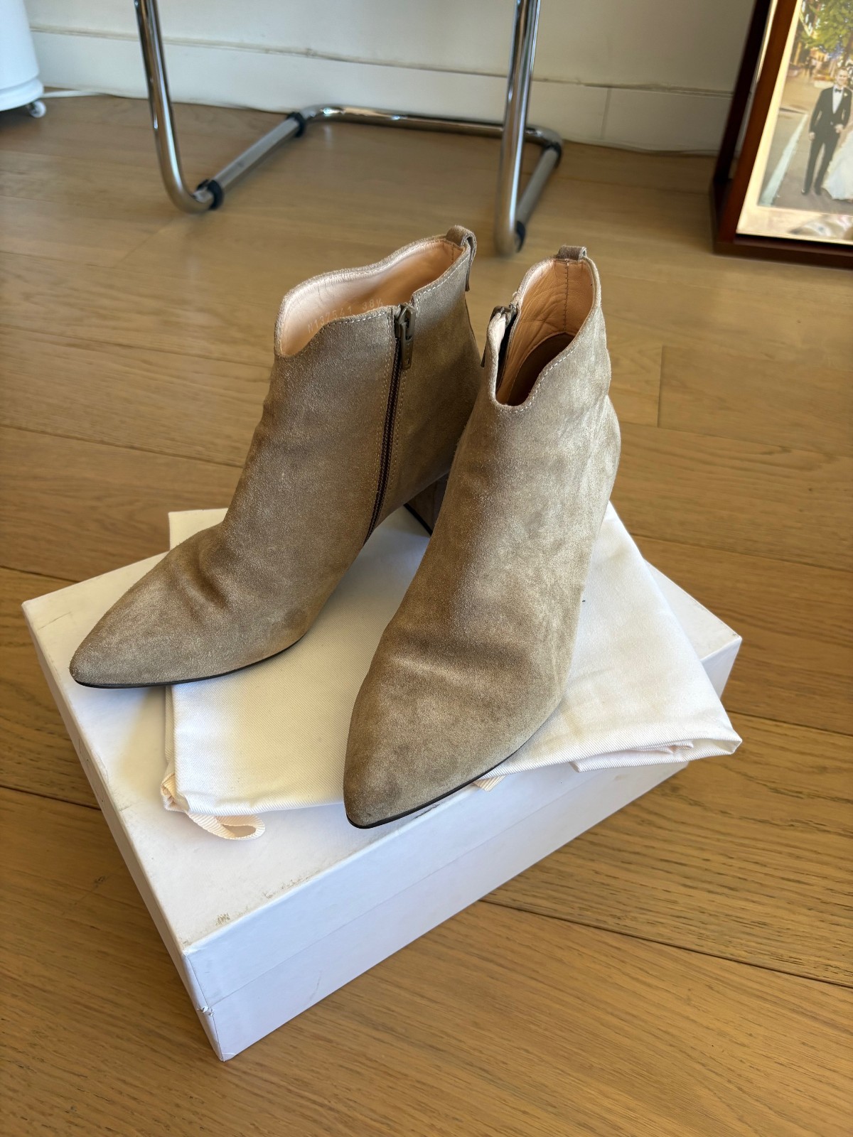 AGL notch booties – size 38.5/8.5