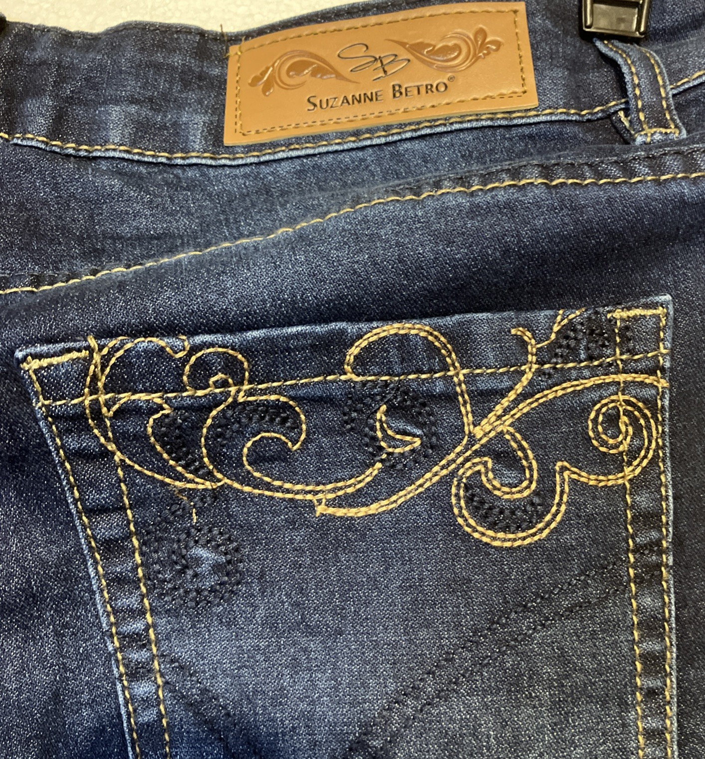 Suzanne Betro Jeans Womens 10 Bootcut Dark Stonewash Embroidered Pocket, New