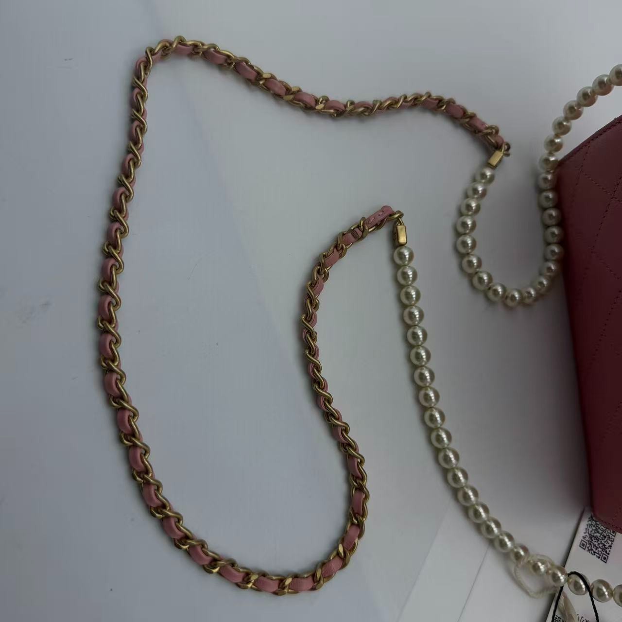 CHANEL pink diamond pearl chain vertical box bag H22919