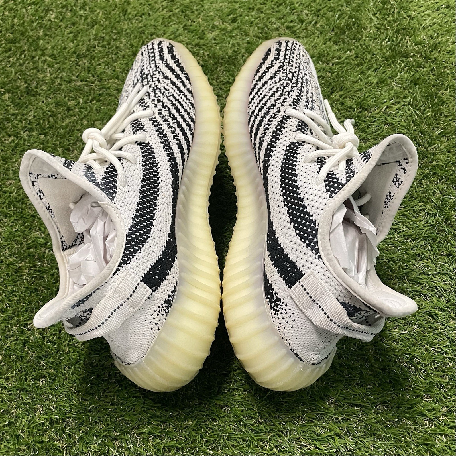Size 10 – adidas Yeezy Boost 350 V2 Low Zebra