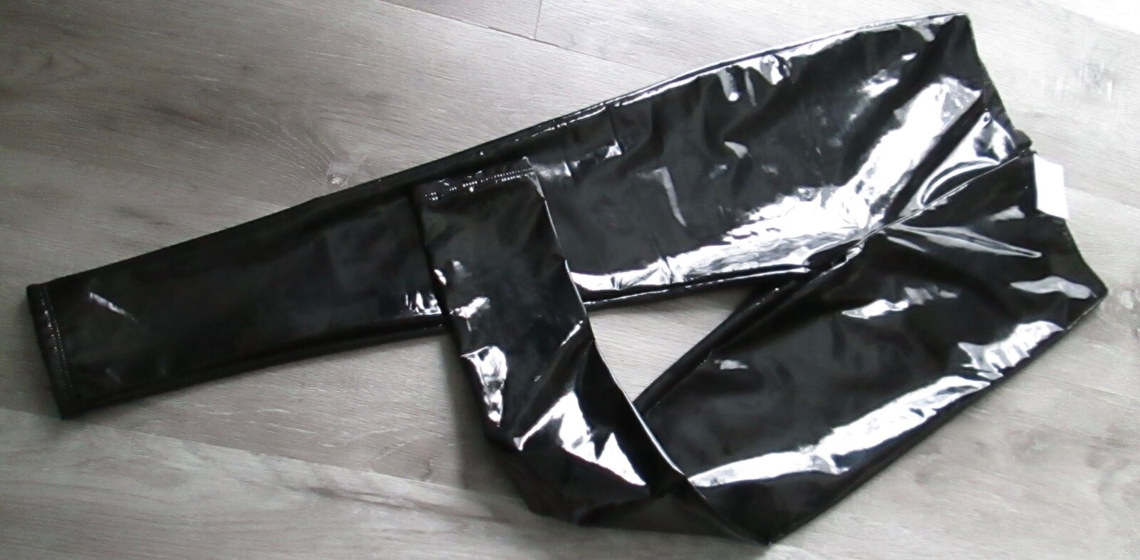 NWT! KANCAN BLACK LIQUID WET LOOK SHINY SKINNY FITTED LEGGING PANTS SIZE L